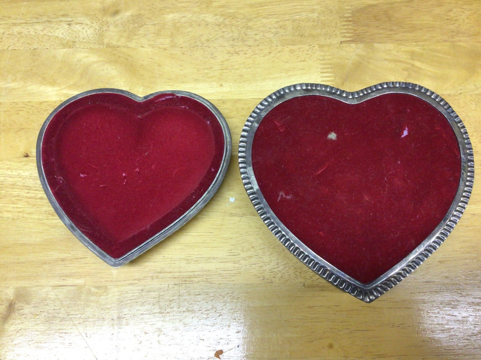 Heart-Shaped Metal Box With Red Felt Interior - 3