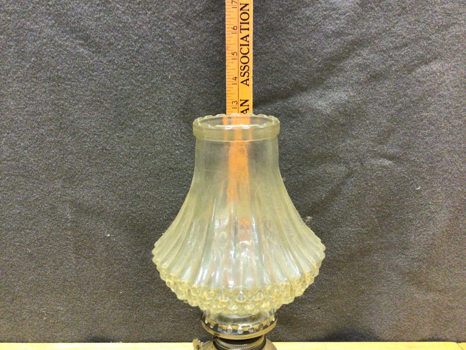 Glass Oil Lamp With Ribbed and Diamond Pattern Details - 4