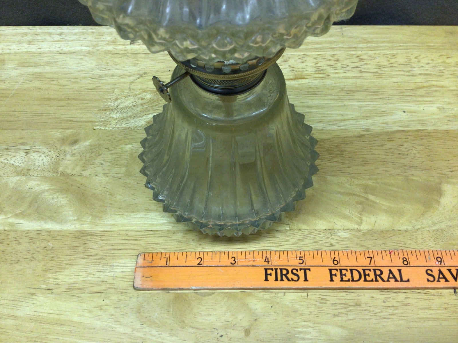 Glass Oil Lamp With Ribbed and Diamond Pattern Details - 5