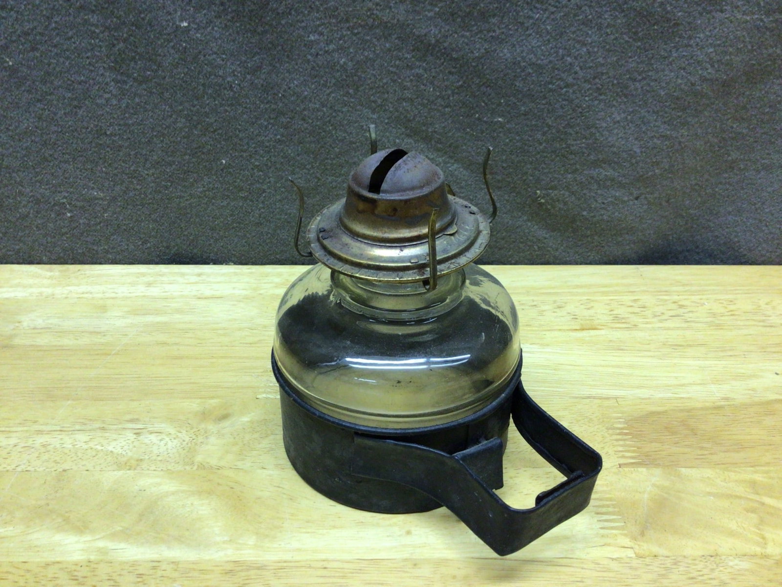Early 20th Century Glass and Metal Oil Lamp with Handle - 2