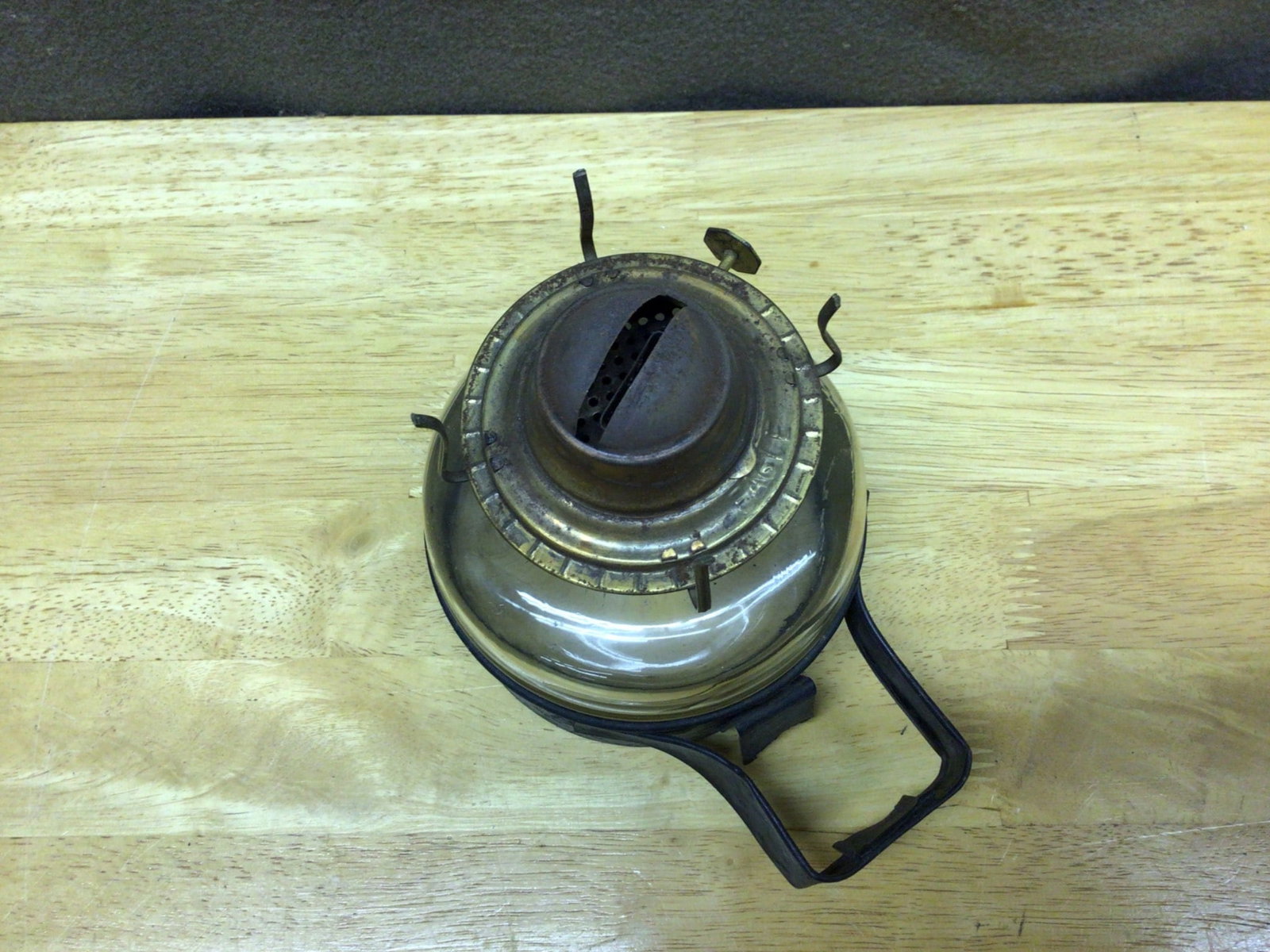 Early 20th Century Glass and Metal Oil Lamp with Handle - 3