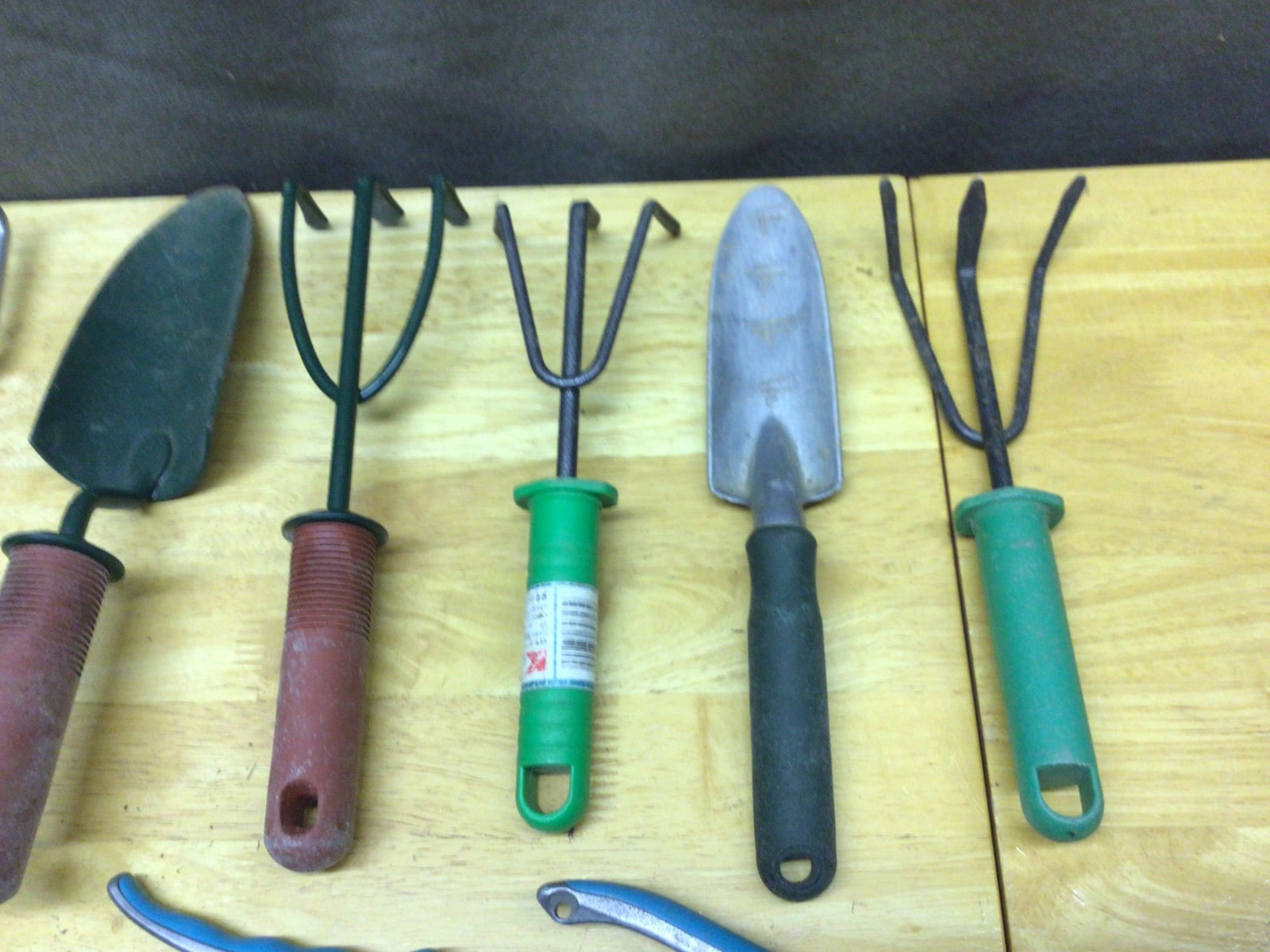 10 Garden Hand Tools Including Pruners, Trowels, and Hand Forks - 4