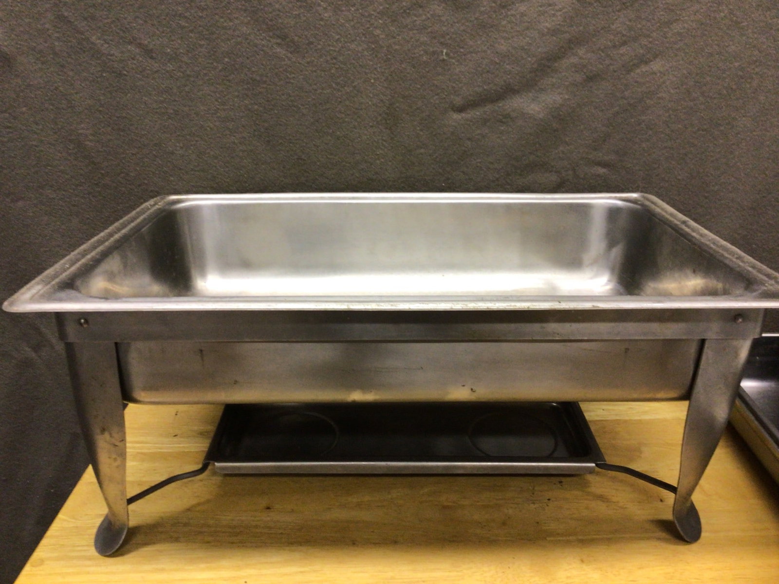 Stainless Steel Chafing Dish With Lid and Food Tray, 100% Complete - 2