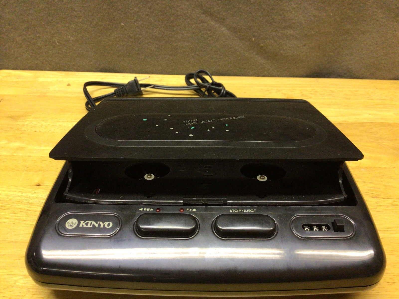 Kinyo Auto-Reverse Cassette Tape Player and Recorder - 3