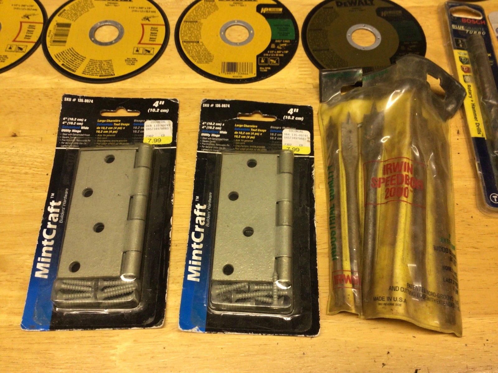 Hardware Tools and Cutting Discs Including MintCraft, DeWalt, Ridgid, and More: This lot includes a wide assortment of tools and accessories such as MintCraft 4-inch hinges (2 packs), multiple DeWalt and Gemini cutting/grinding discs (4.5-inch and 7.25-inch), Ridgid masonry and c