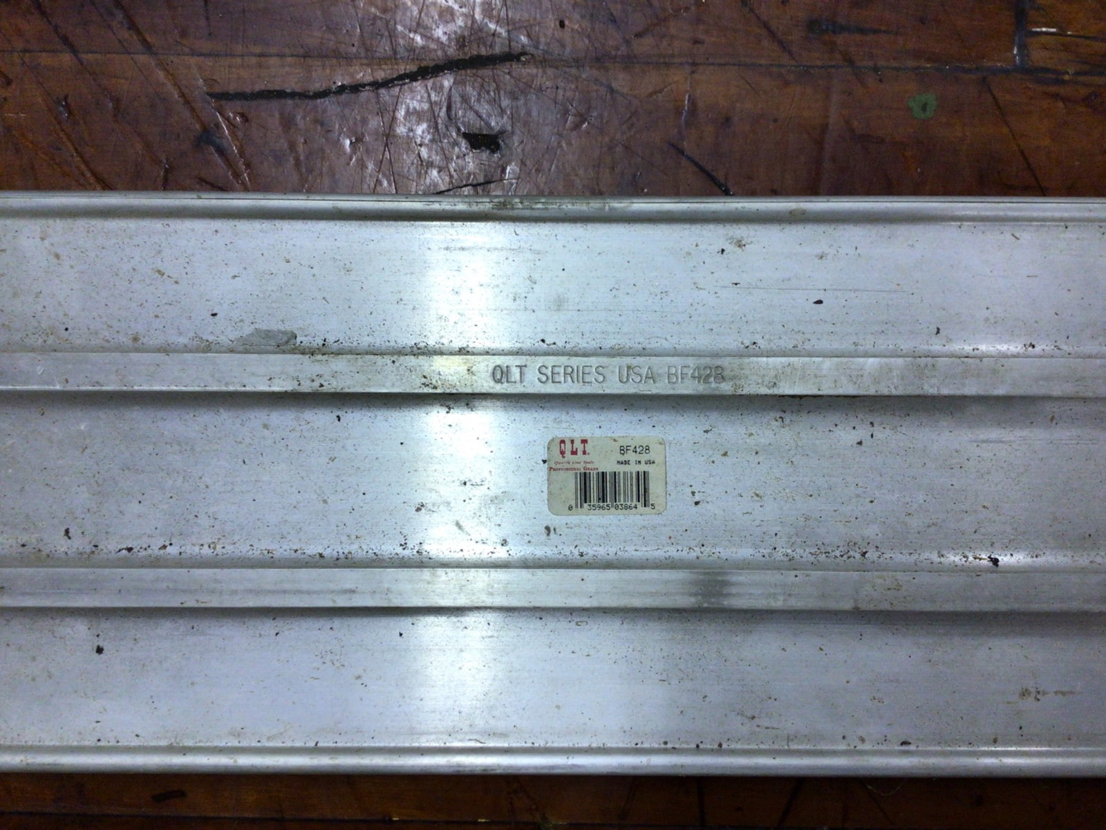 Marshalltown Magnesium Bull Float with Handle and QLT Extruded Float - 3