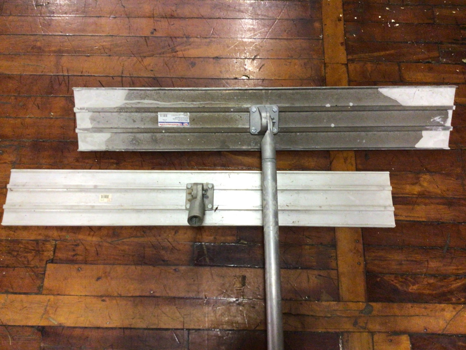 Marshalltown Magnesium Bull Float with Handle and QLT Extruded Float - 6