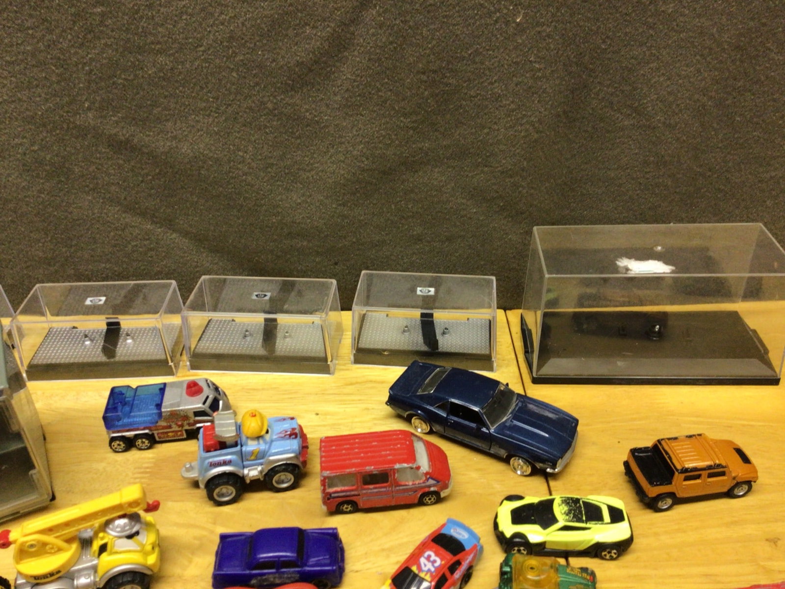 30+ Die-Cast Model Cars and Accessories with Display Cases - 3
