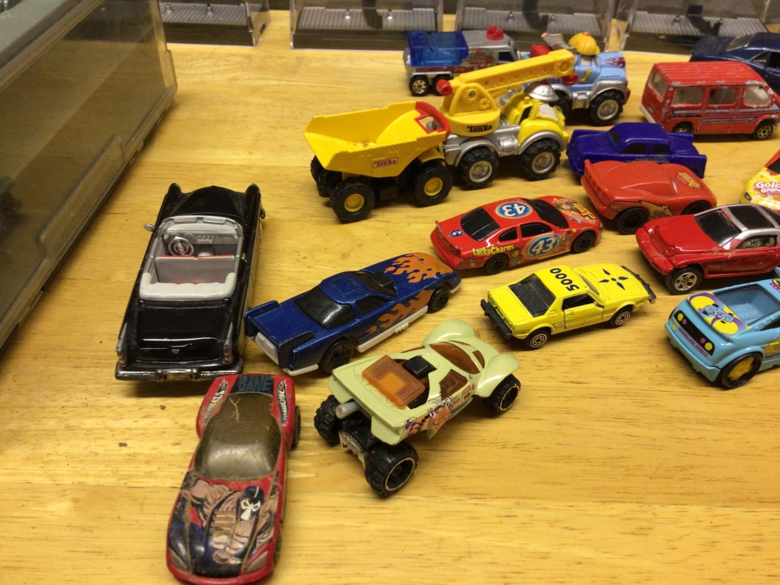 30+ Die-Cast Model Cars and Accessories with Display Cases - 7
