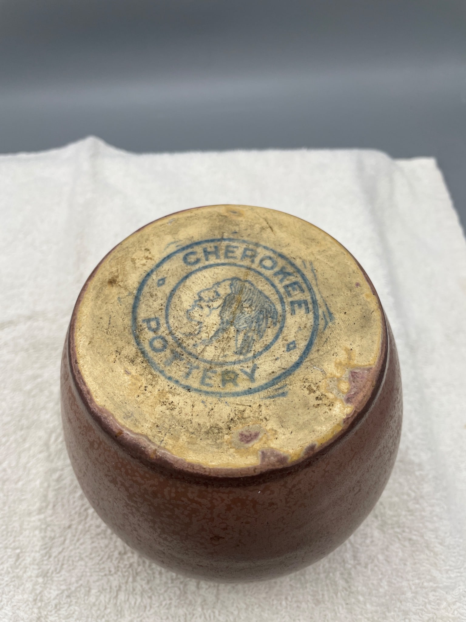 Cherokee Pottery Small Brown Jar with Maker's Mark - 4