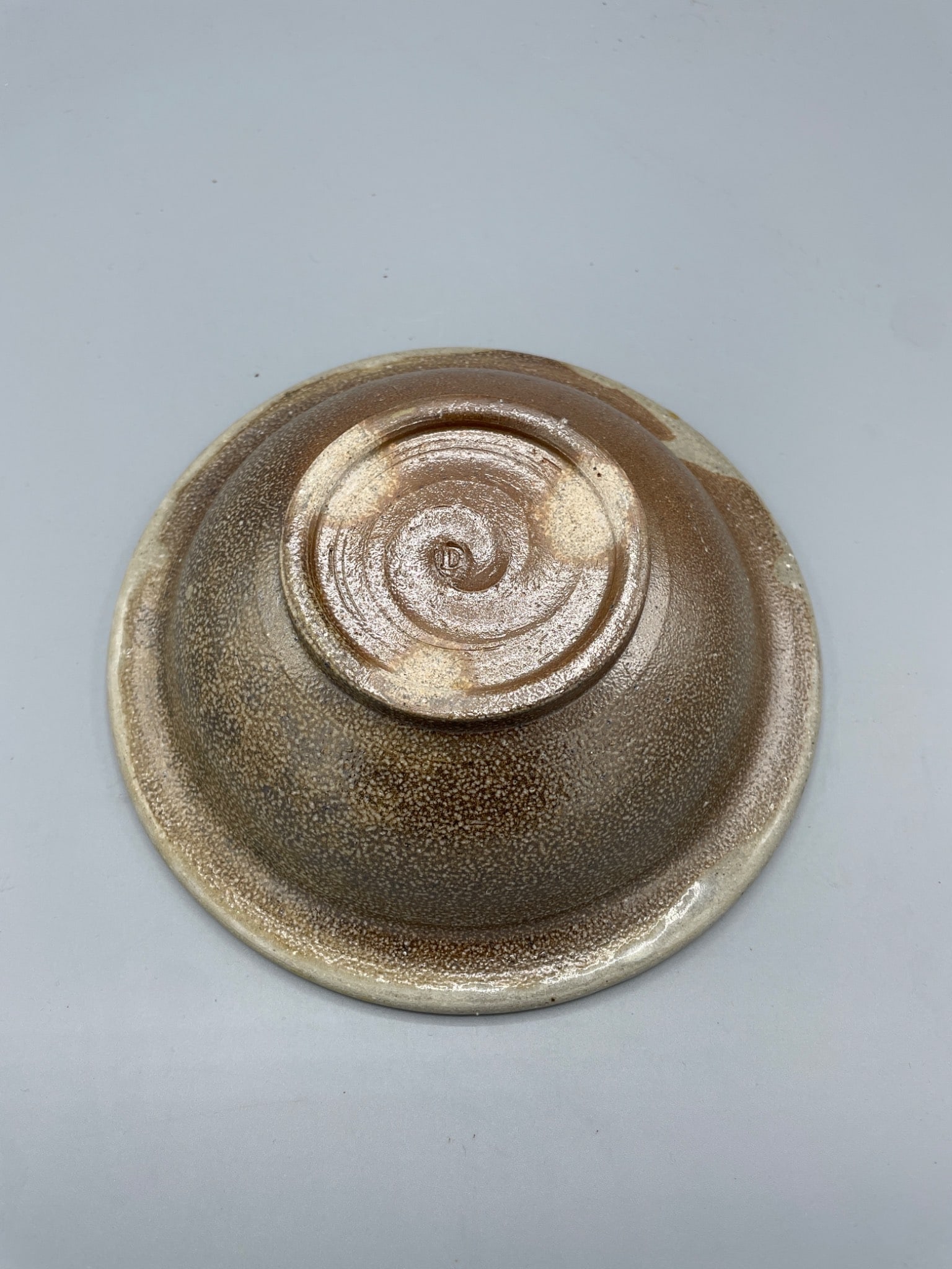 Handcrafted Ceramic Bowl with Brown and Beige Glaze, Signed Base Mark 'D' - 3