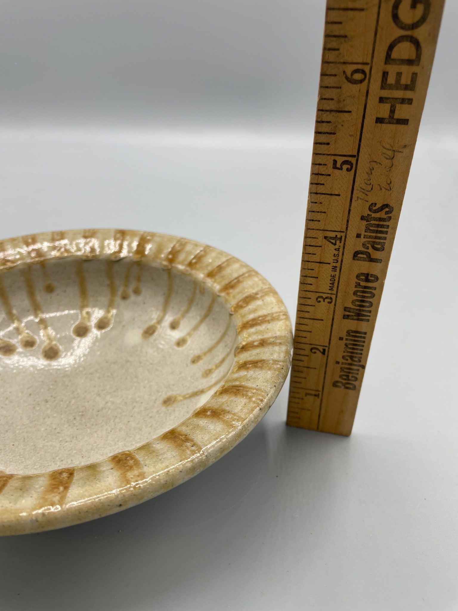 Handcrafted Ceramic Bowl with Brown and Beige Glaze, Signed Base Mark 'D' - 5