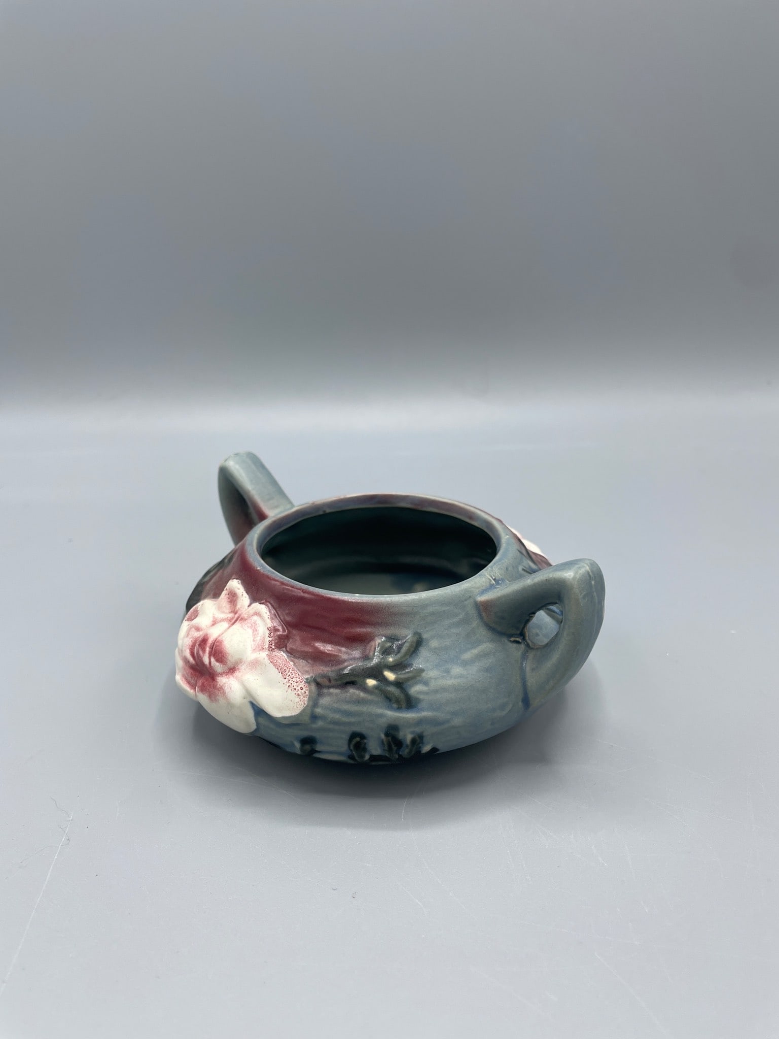 Roseville Pottery Magnolia Double-Handled Bowl, Pattern 04 - 2