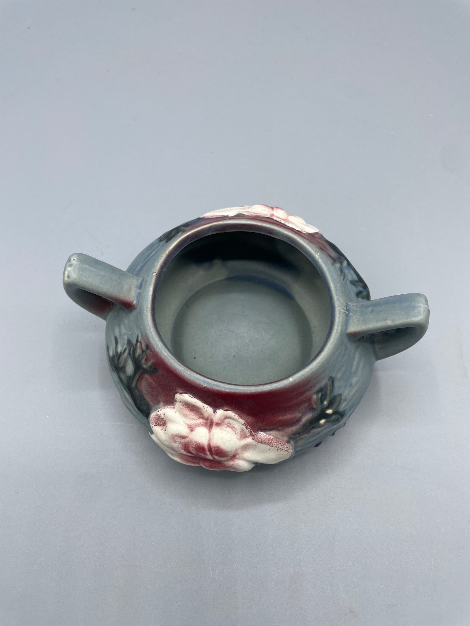 Roseville Pottery Magnolia Double-Handled Bowl, Pattern 04 - 3