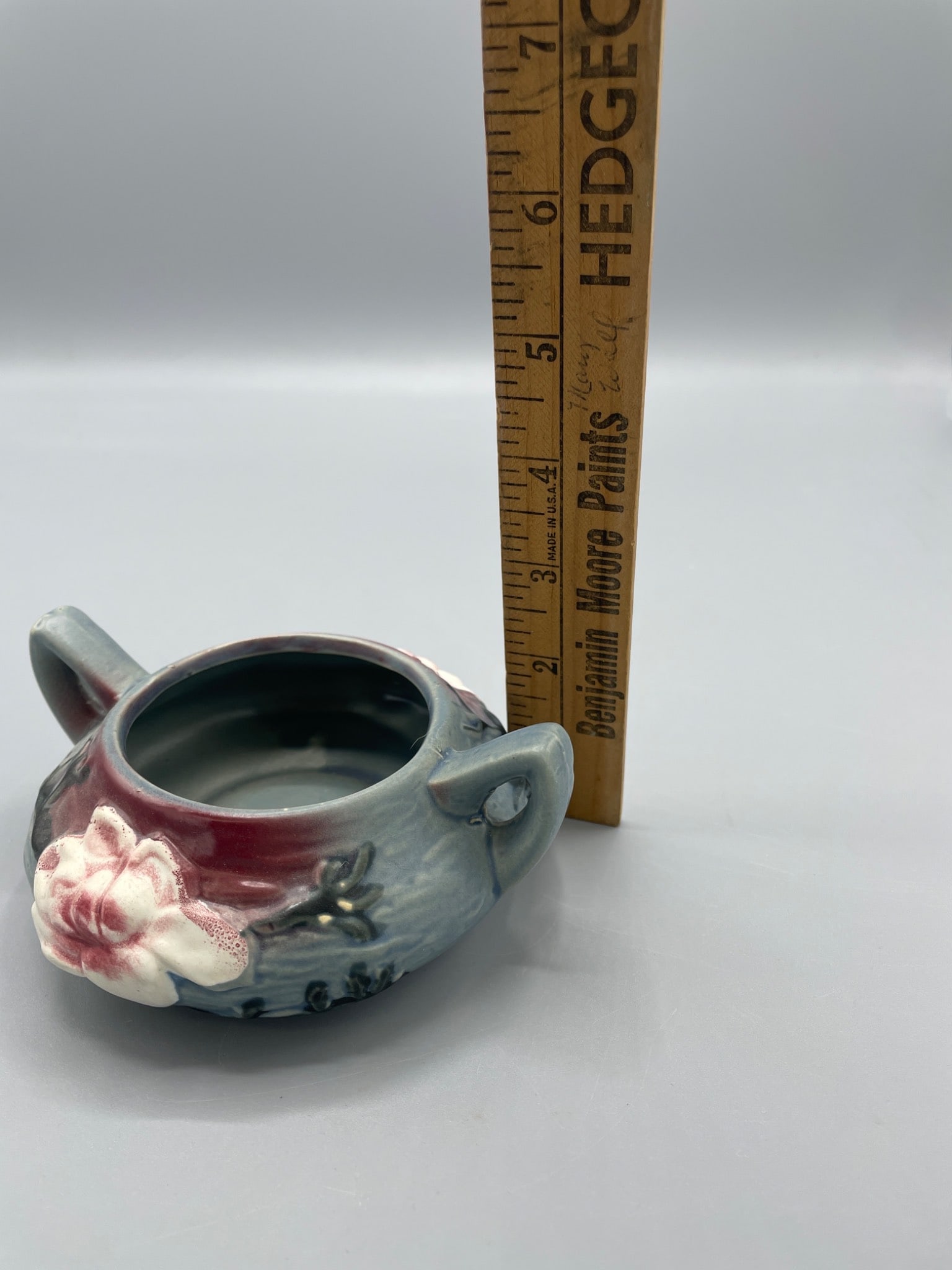 Roseville Pottery Magnolia Double-Handled Bowl, Pattern 04 - 6