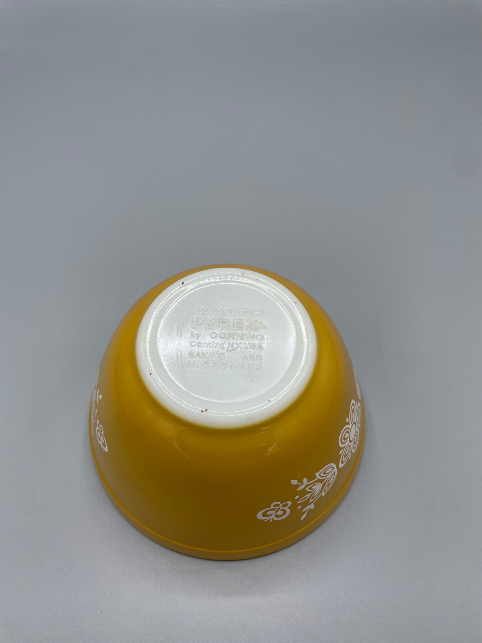 Pyrex 403-750ml Mixing Bowl by Corning, Yellow Floral Pattern - 4