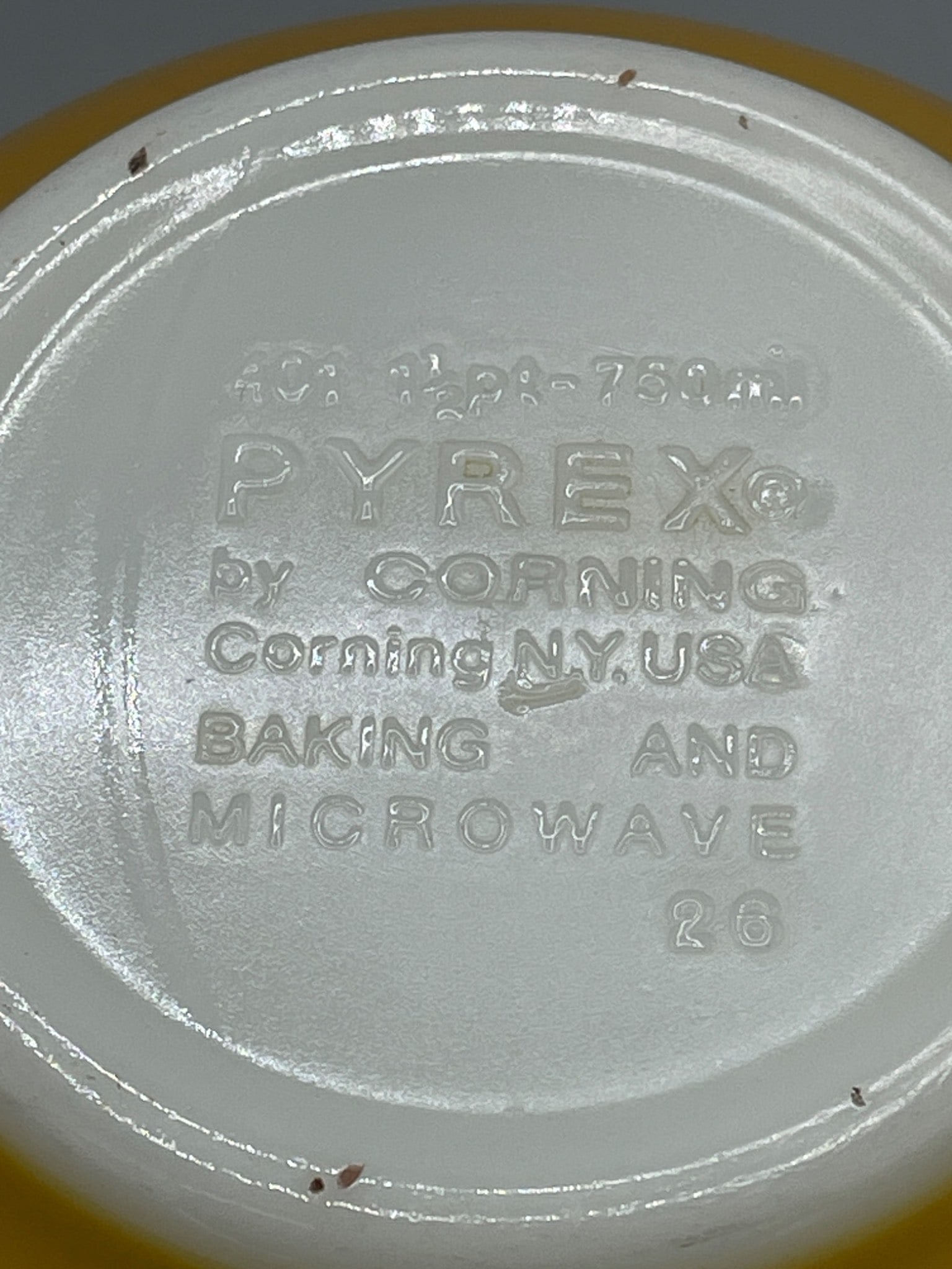 Pyrex 403-750ml Mixing Bowl by Corning, Yellow Floral Pattern - 5
