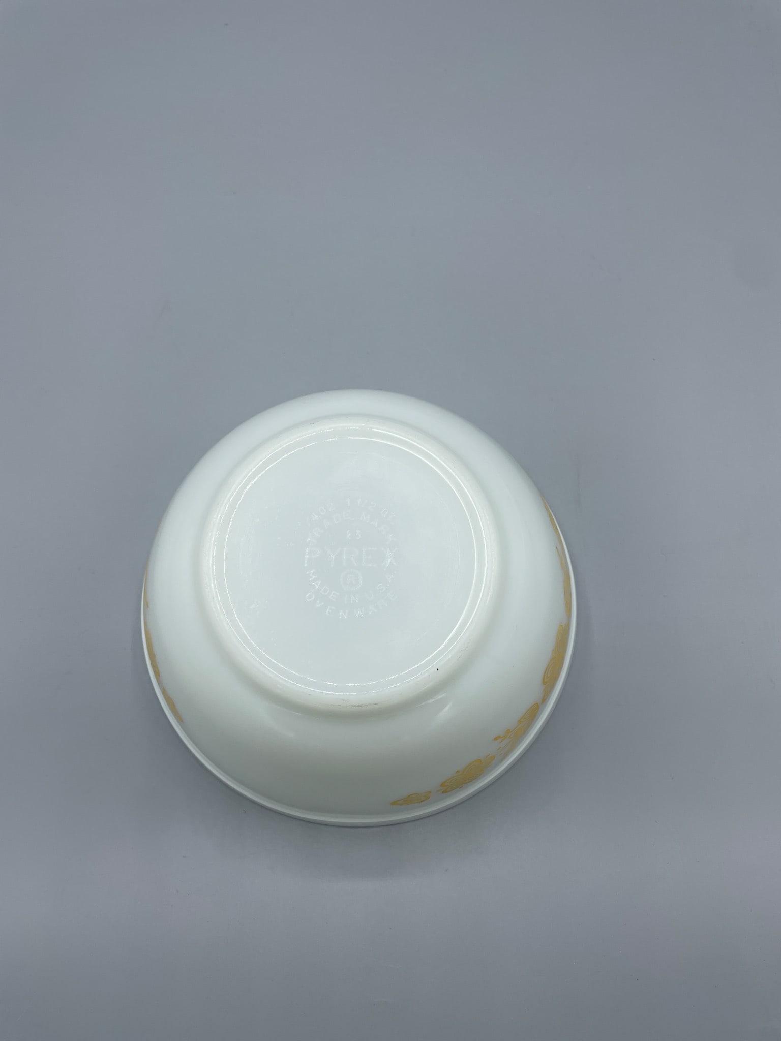 Pyrex Mixing Bowl with Gold Floral Motif, Made in USA - 4