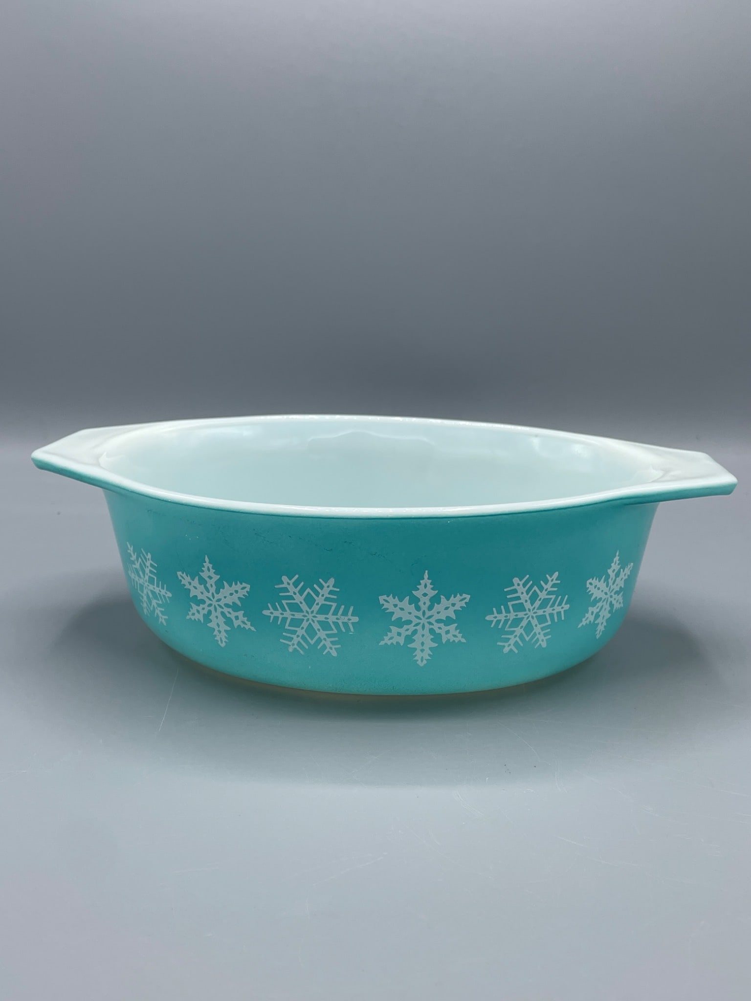 Pyrex 043 1 1/2 QT Snowflake Garland Oval Casserole Dish (1 of 6)