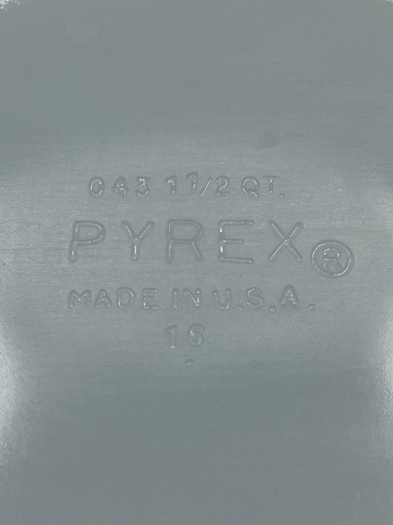 Pyrex 043 1 1/2 QT Snowflake Garland Oval Casserole Dish - 5