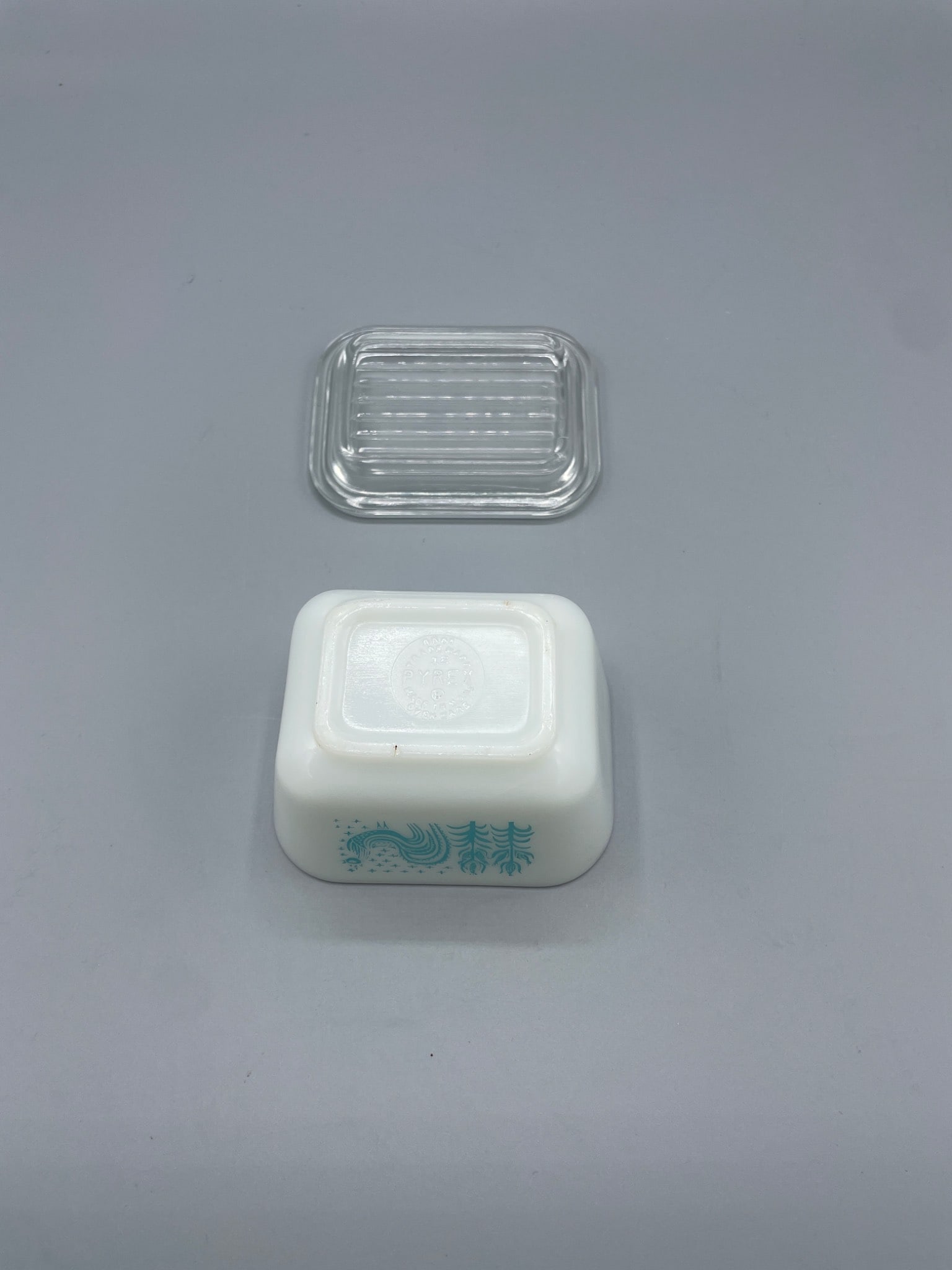 Pyrex Glass Refrigerator Dish with Lid, Model 501-B, 1 1/2 Cup Capacity - 3