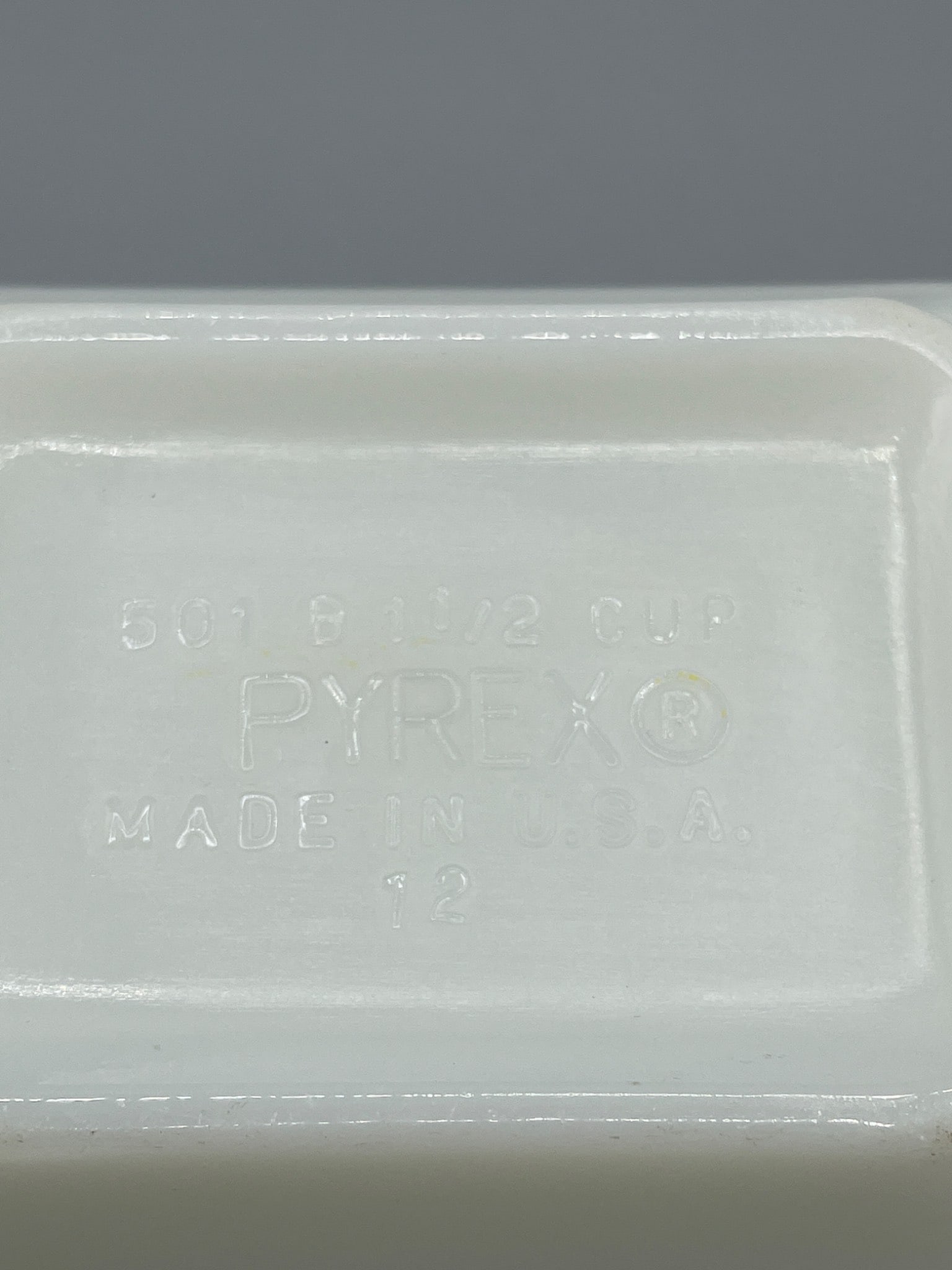 Pyrex 501-B 1 1/2 Cup Dish With Lid, Snowflake Design - 5