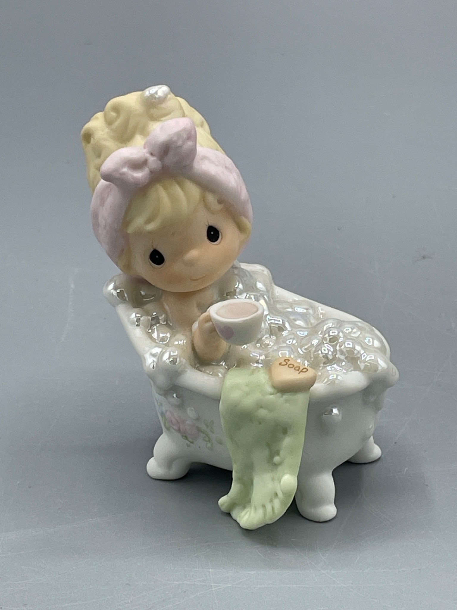Precious Moments Soap Bubbles Figurine Model 490142 (1 of 6)