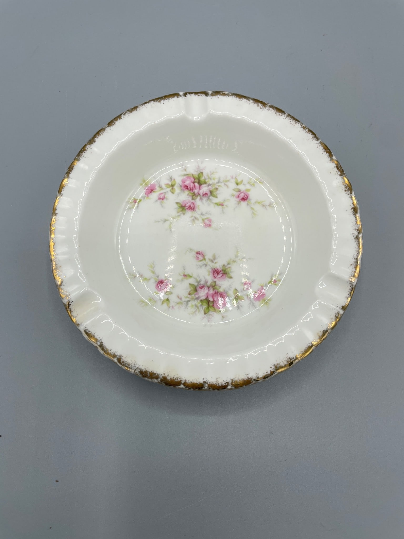 Paragon Fine Bone China 'Victoriana Rose' Dish with Gold Trim, Made in England - 2