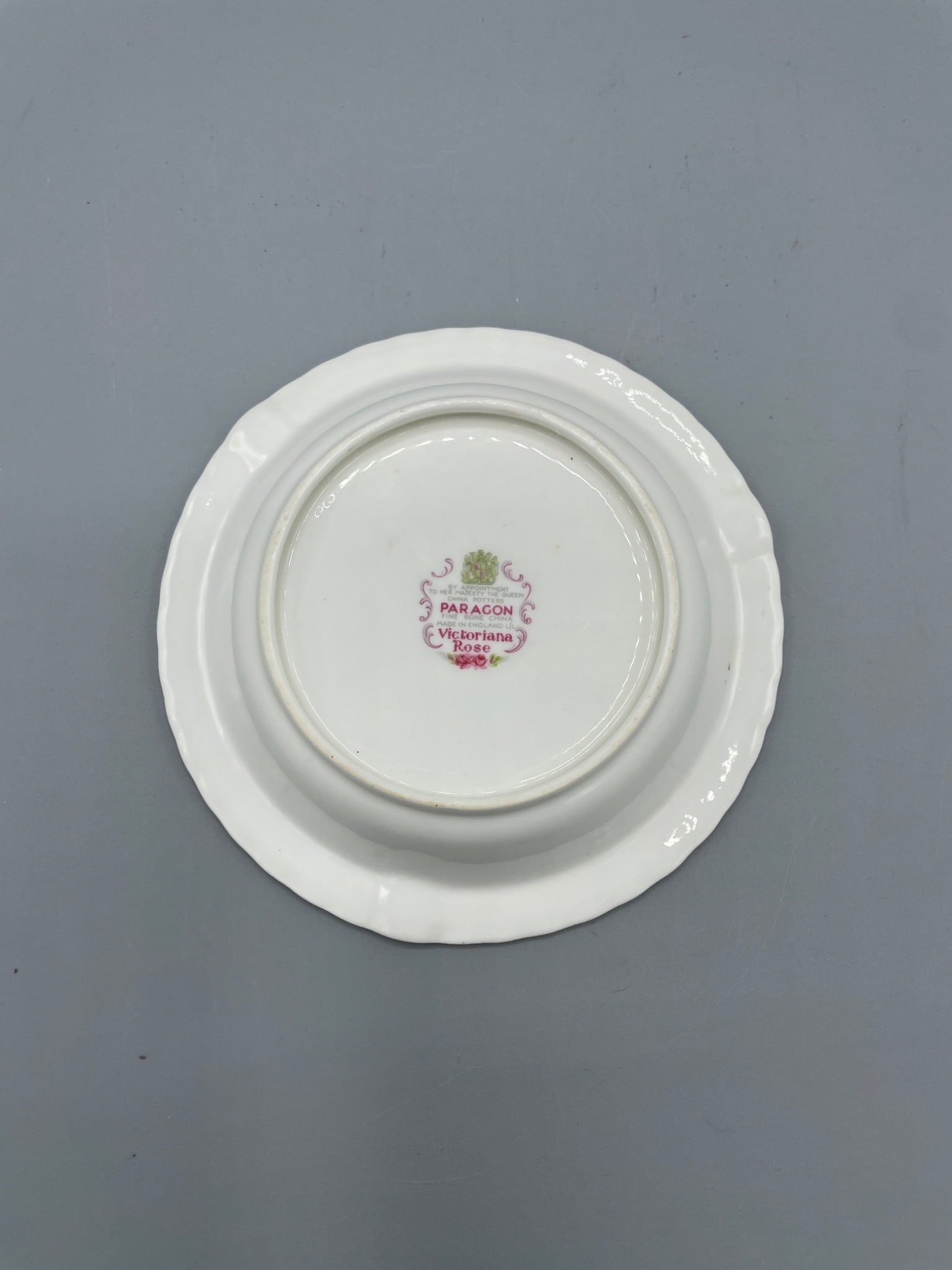 Paragon Fine Bone China 'Victoriana Rose' Dish with Gold Trim, Made in England - 3