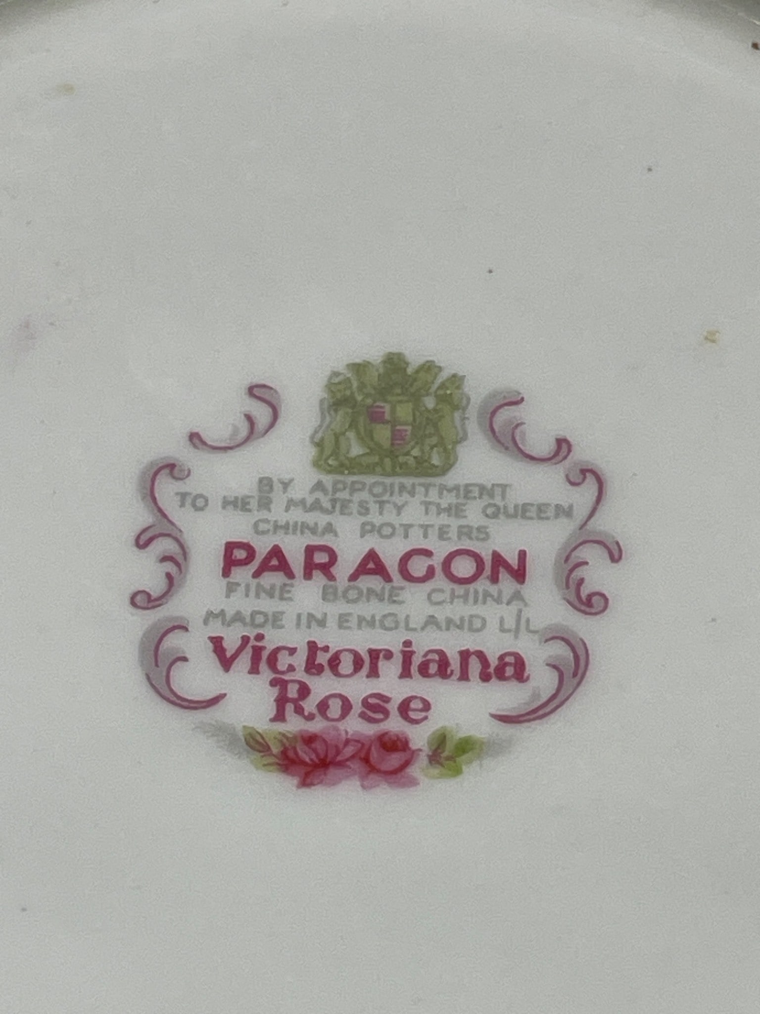 Paragon Fine Bone China 'Victoriana Rose' Dish with Gold Trim, Made in England - 4