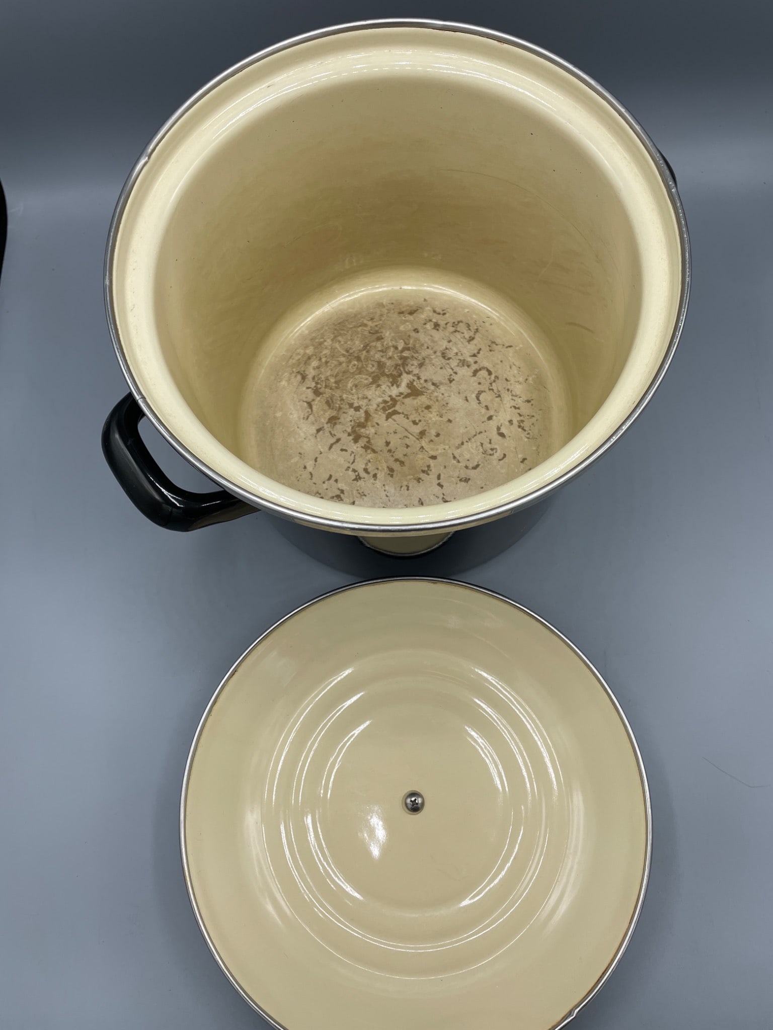Le Creuset Enamel-on-Steel Stockpot with Lid, Black, Approx. 8-Inch Height - 3