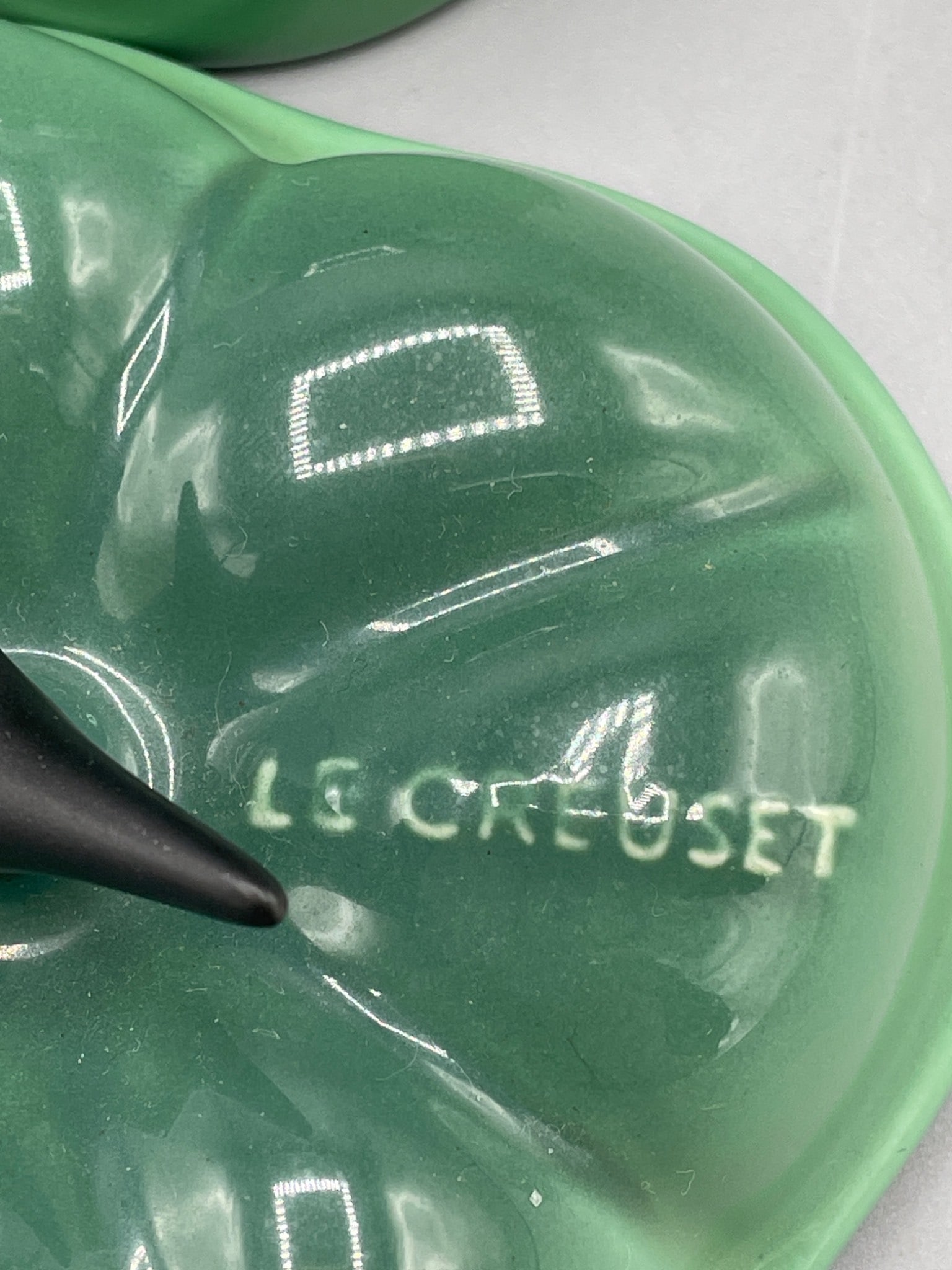 Le Creuset Pepper-shaped Stoneware Casserole Dish with Lid â€“ Model 0105 - 5