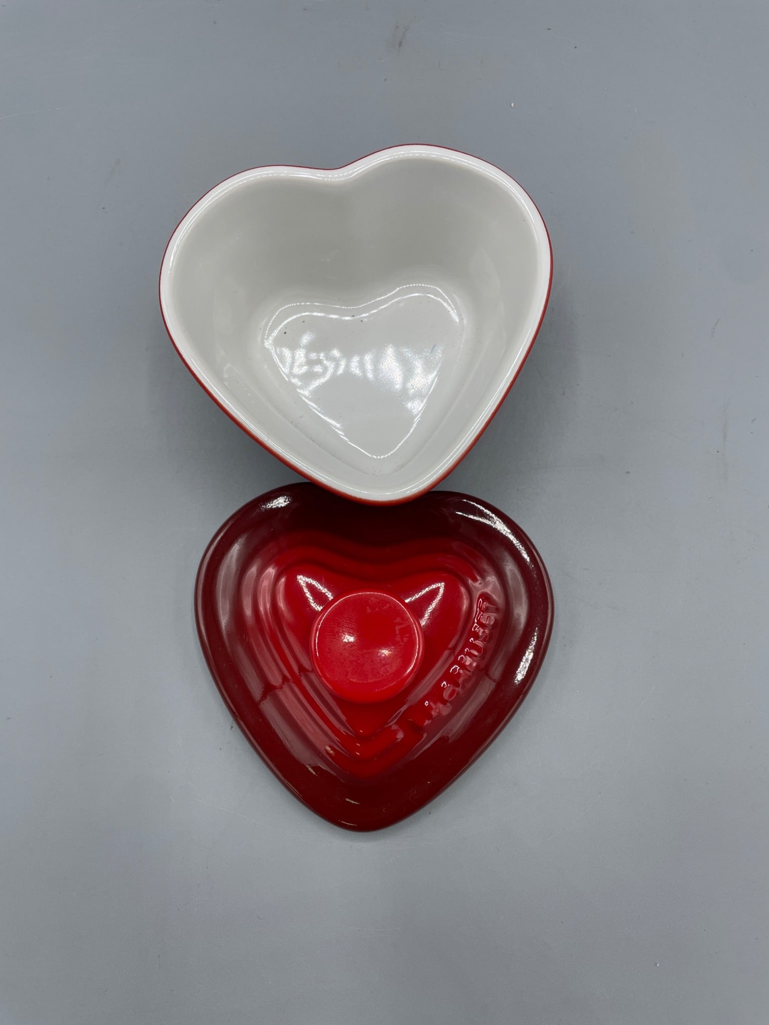 Le Creuset Heart-Shaped Stoneware Covered Dish, Red - 3