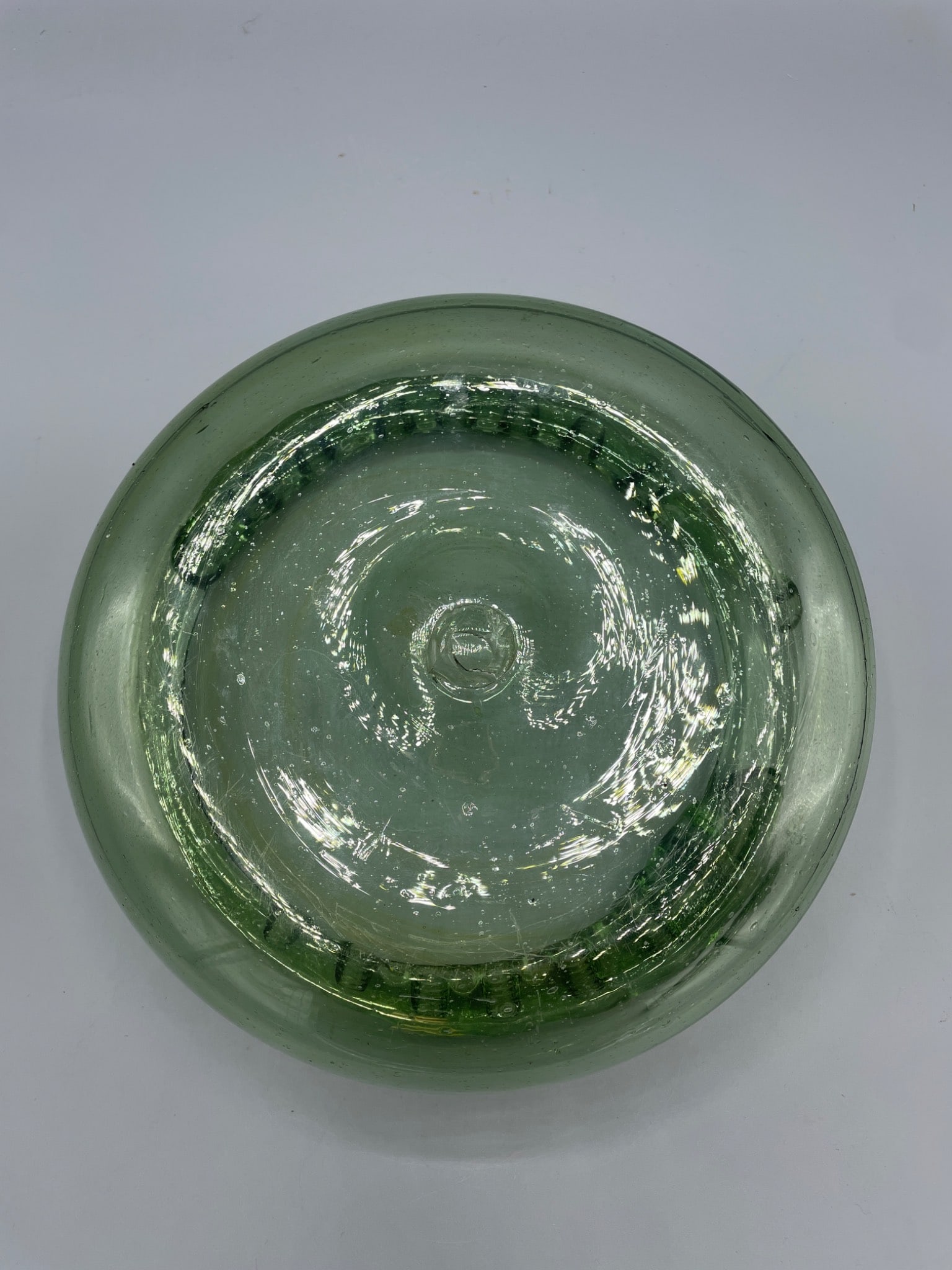 Hand-Blown Glass Bowl with Raised Decorative Rim, Green Hue - 4