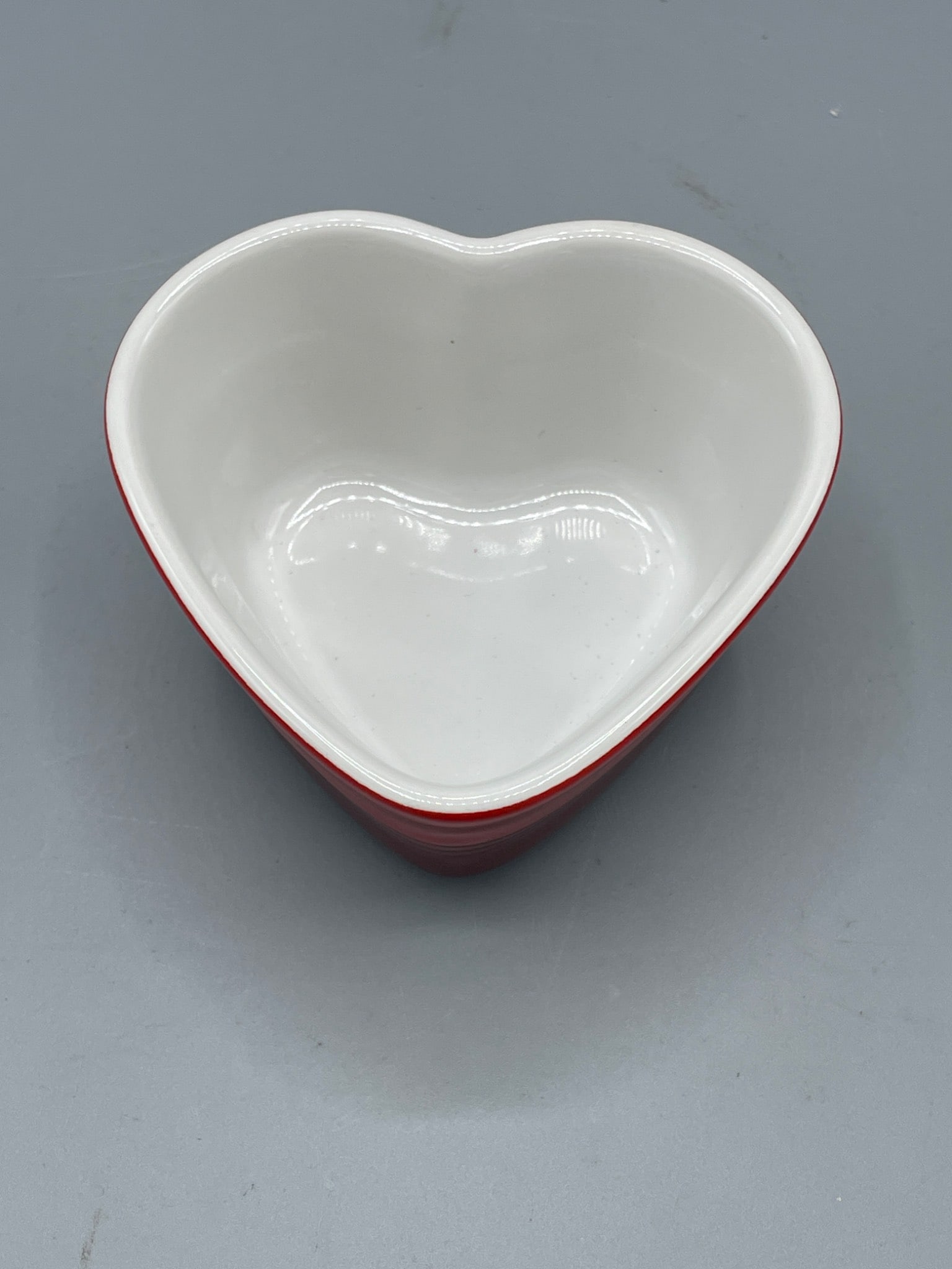 Le Creuset Small Covered Heart Ramekin, Red and White - 2