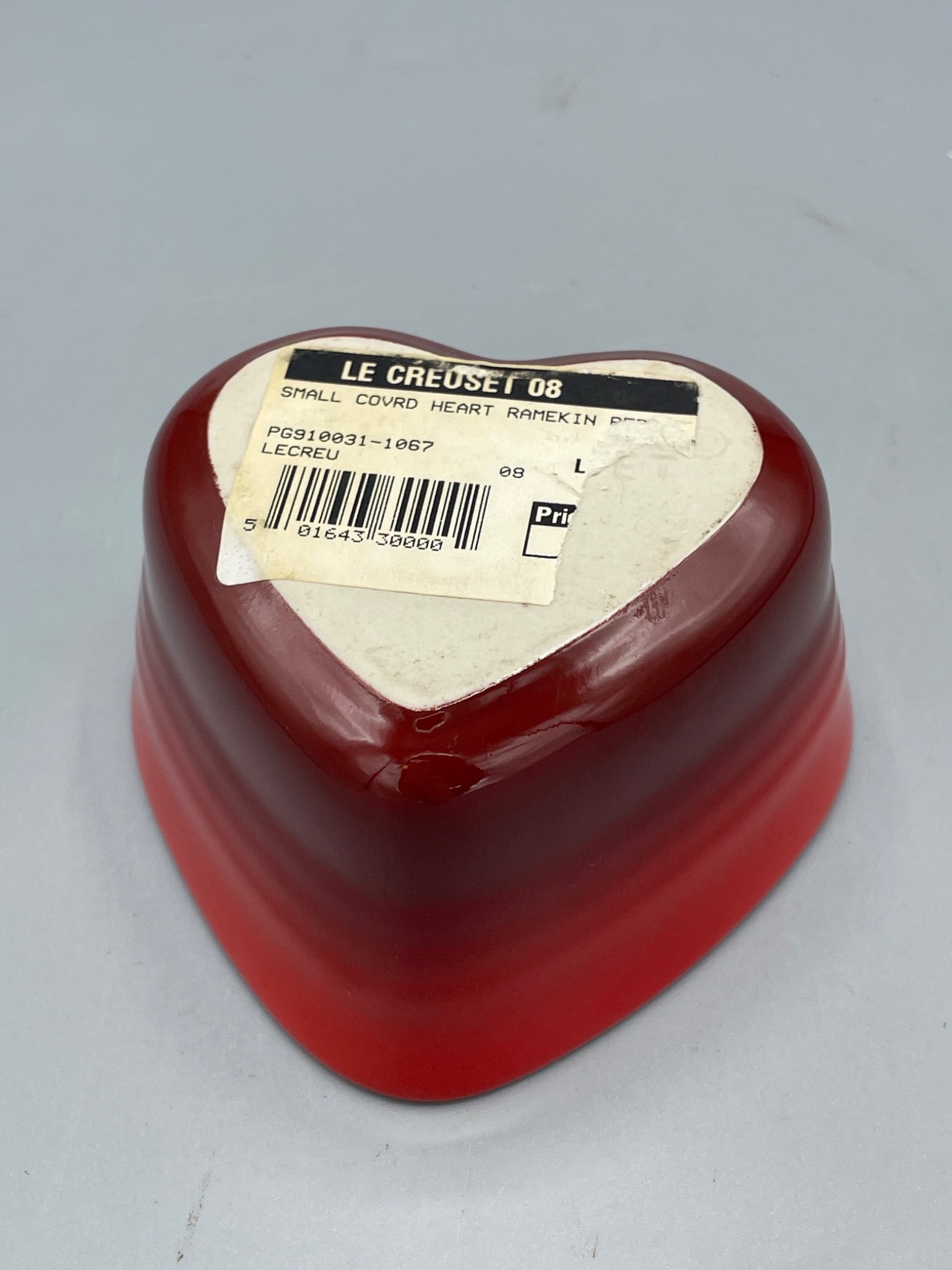 Le Creuset Small Covered Heart Ramekin, Red and White - 3