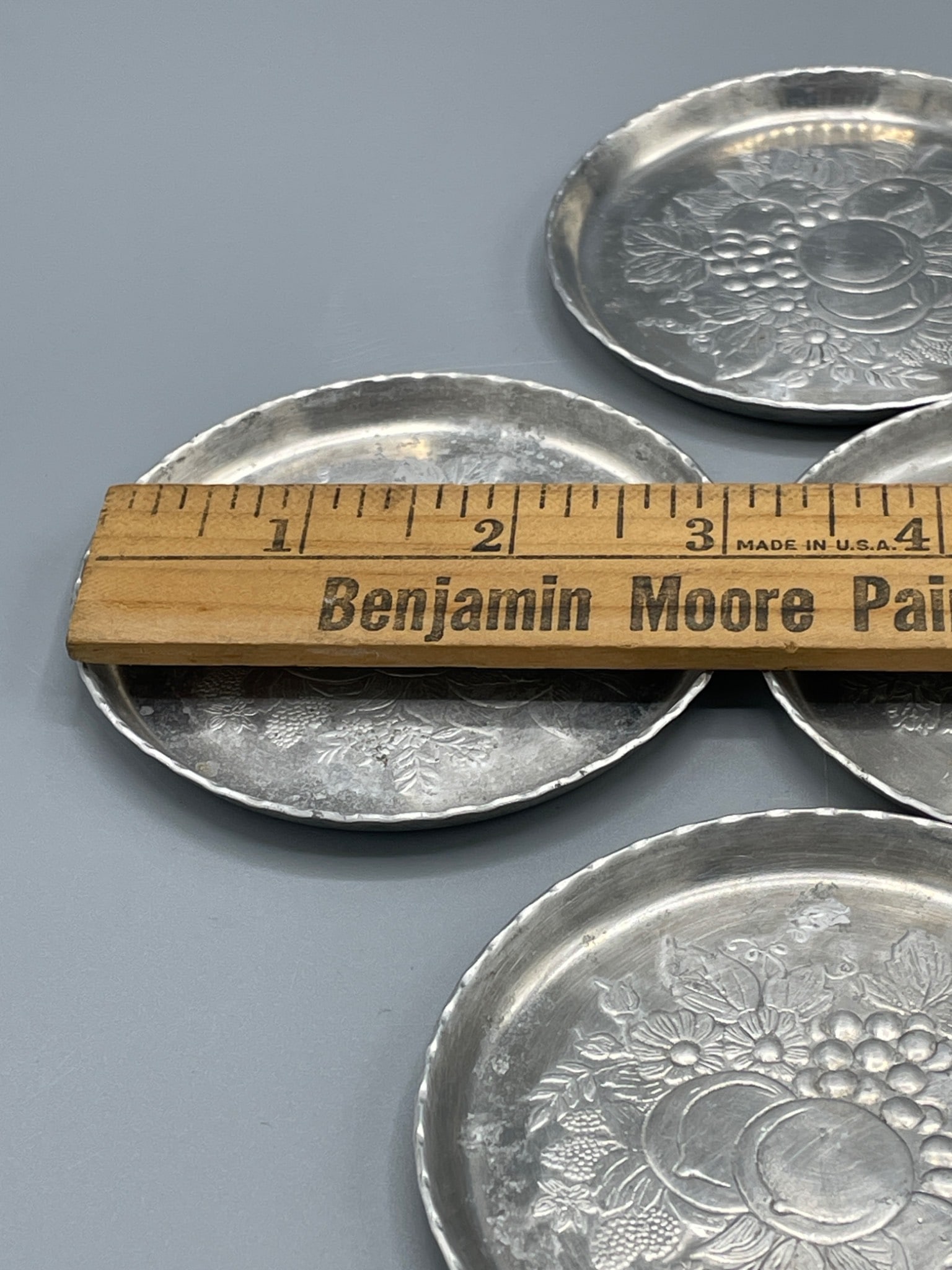8 Metal Coasters with Floral and Fruit Engravings - 5