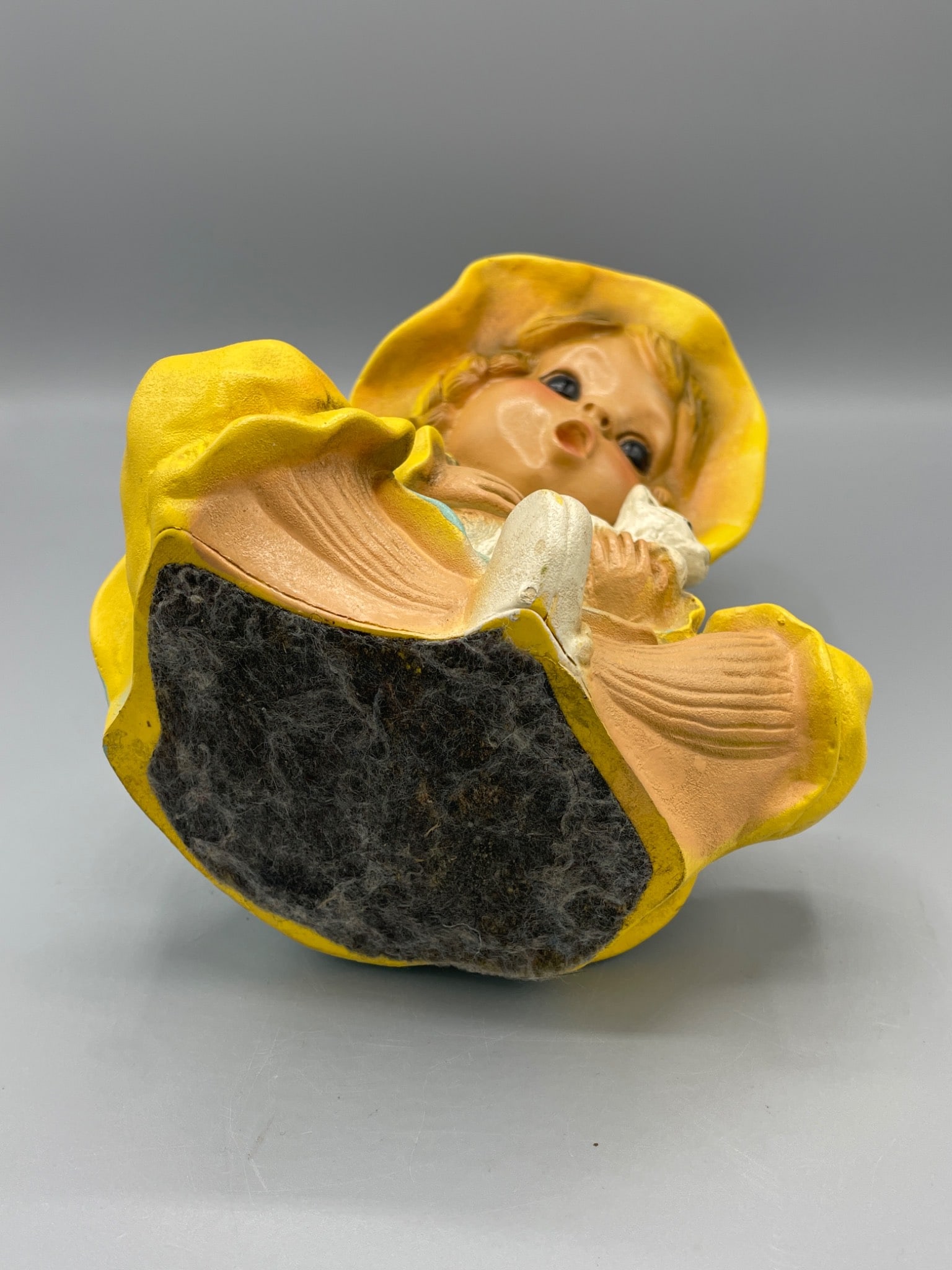 Universal Statuary Figurine of a Seated Girl Hugging a Cat with Yellow Hat - 5