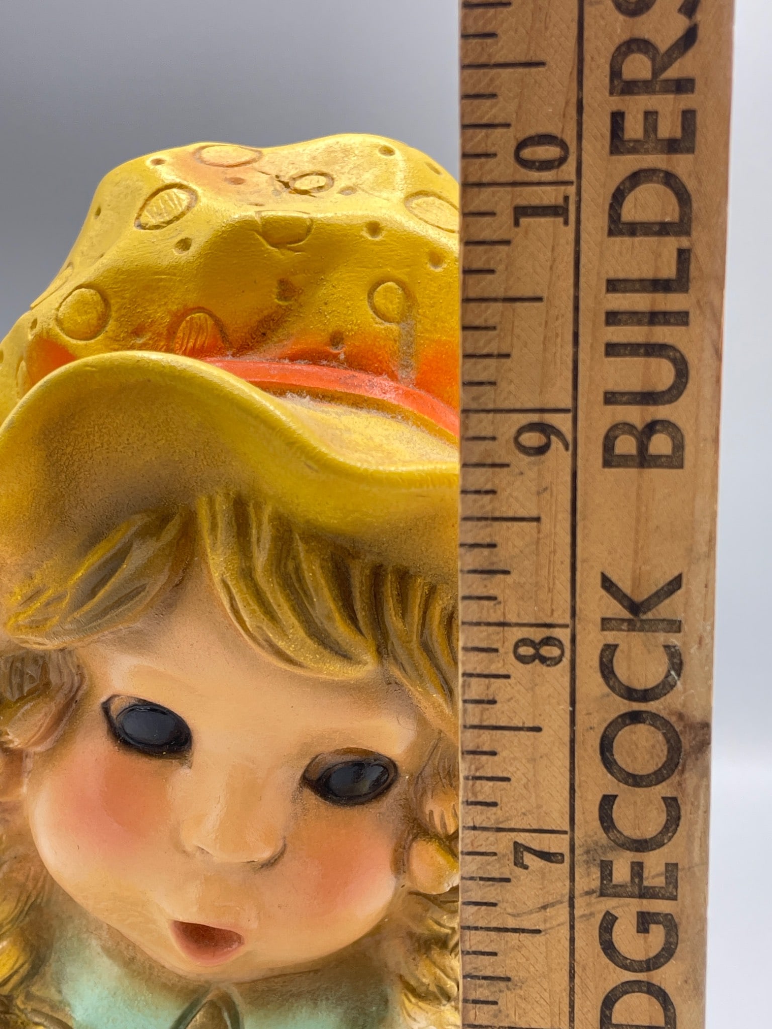 Universal Statuary Figurine of a Seated Girl Hugging a Cat with Yellow Hat - 6