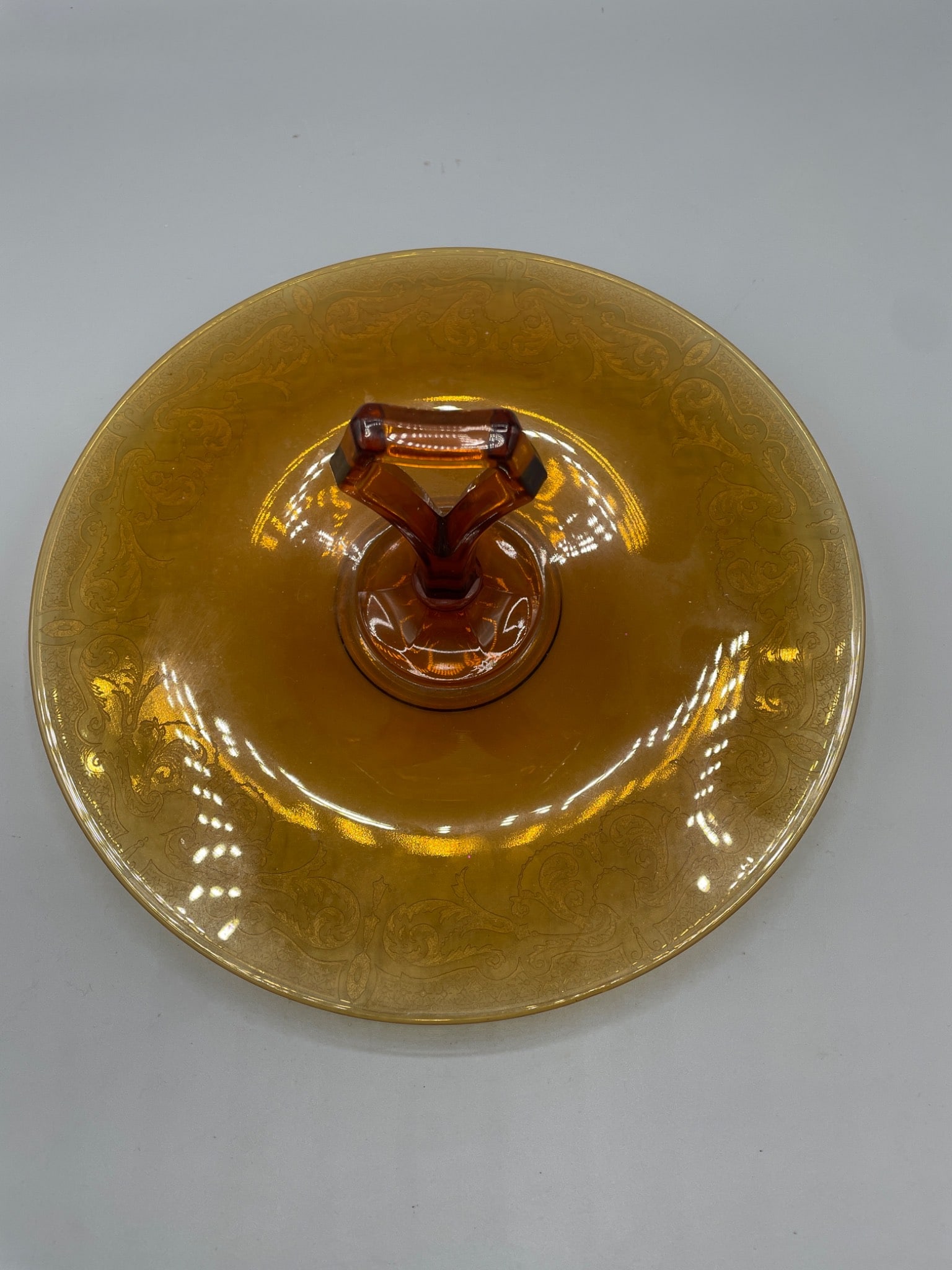 Amber Glass Serving Plate With Handle and Etched Floral Pattern Design - 2