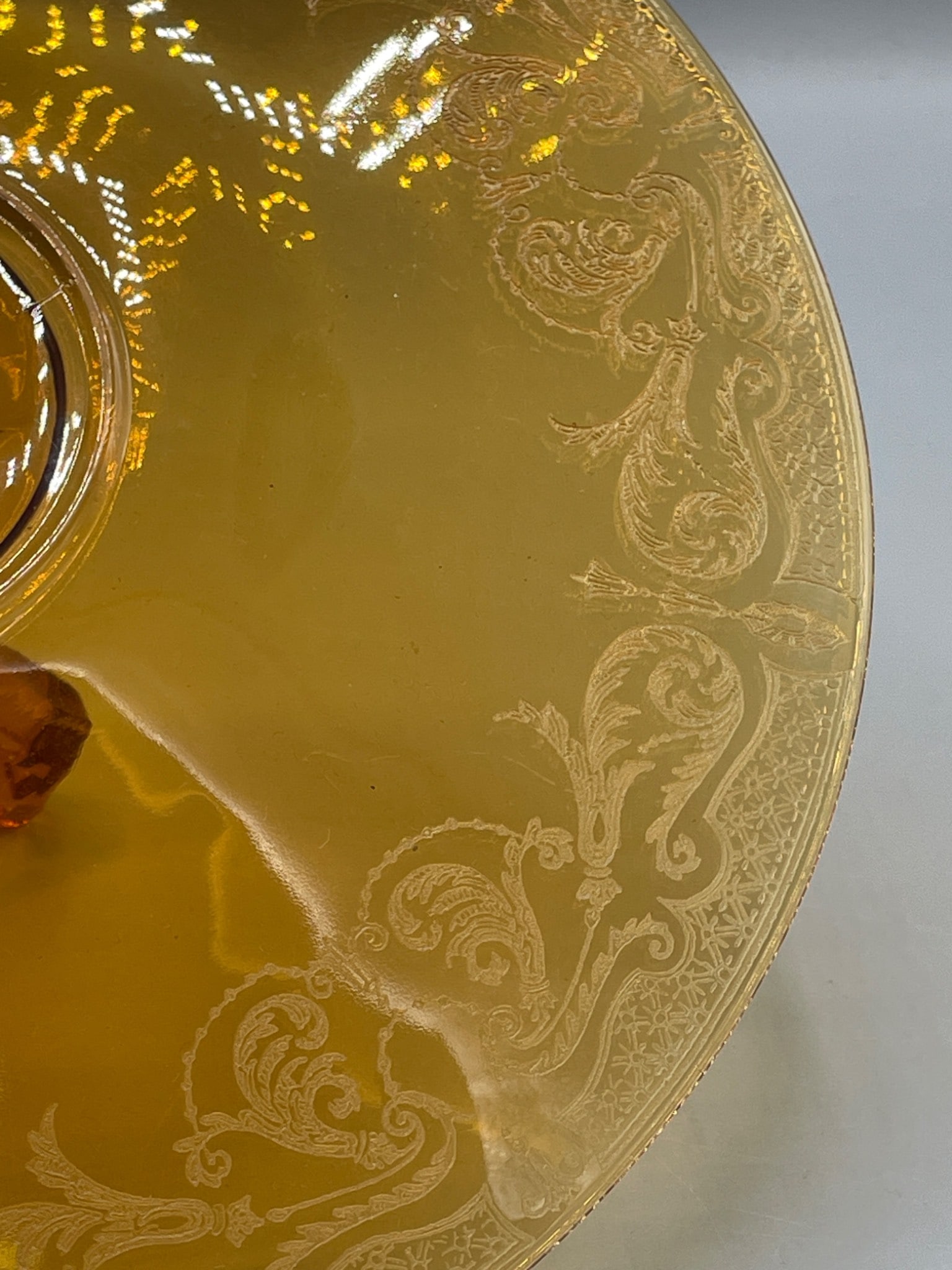 Amber Glass Serving Plate With Handle and Etched Floral Pattern Design - 4