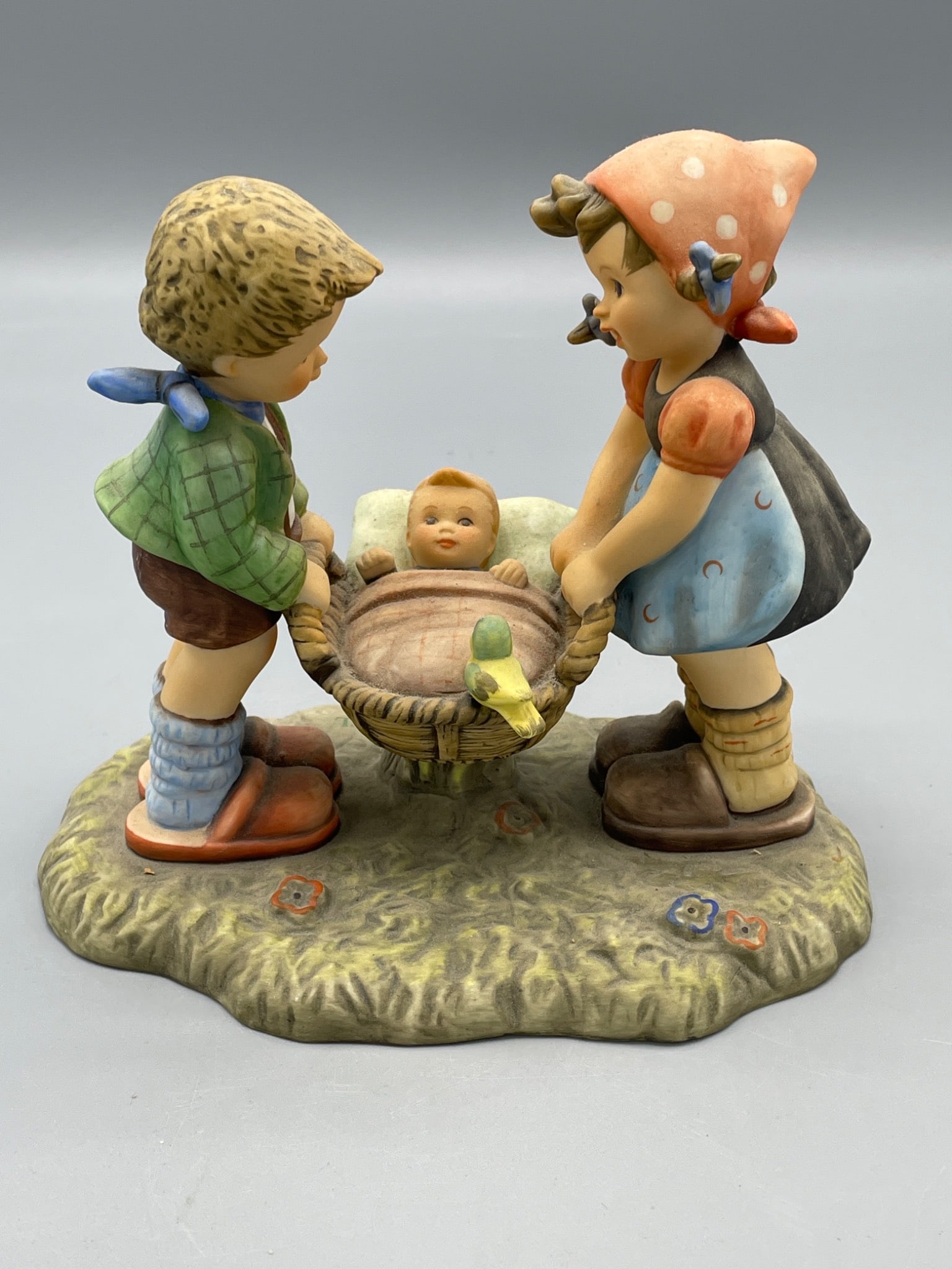 Special Delivery BH 10 Figurine by Goebel, 1996 (1 of 7)