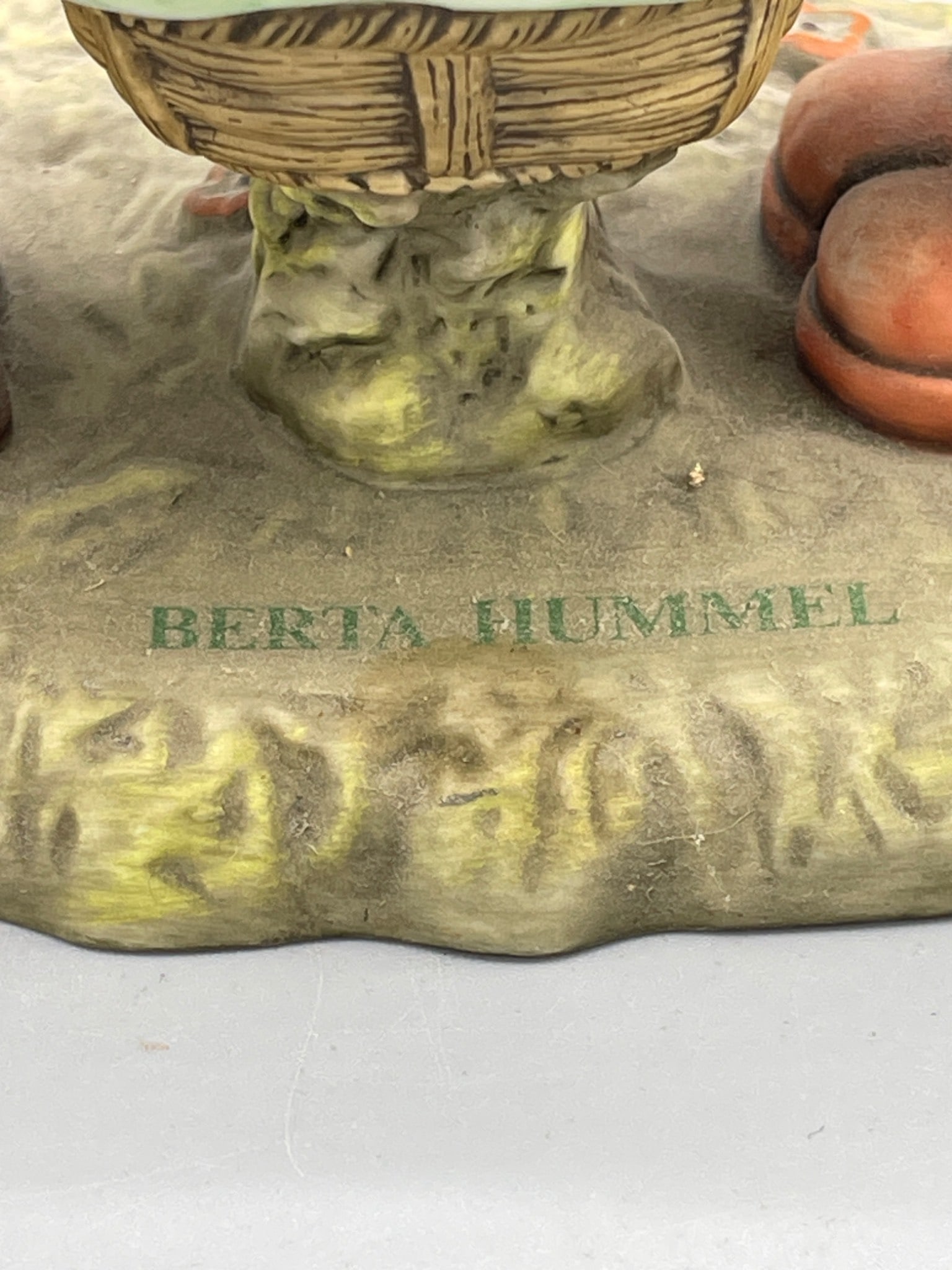Special Delivery BH 10 Figurine by Goebel, 1996 - 3