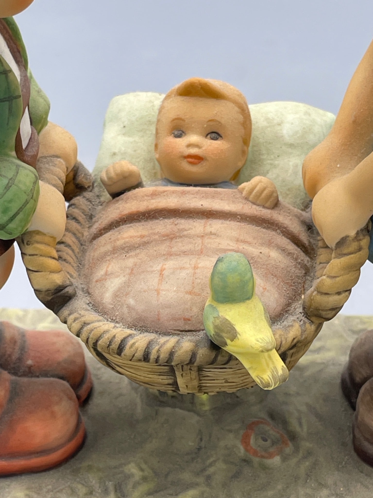 Special Delivery BH 10 Figurine by Goebel, 1996 - 4