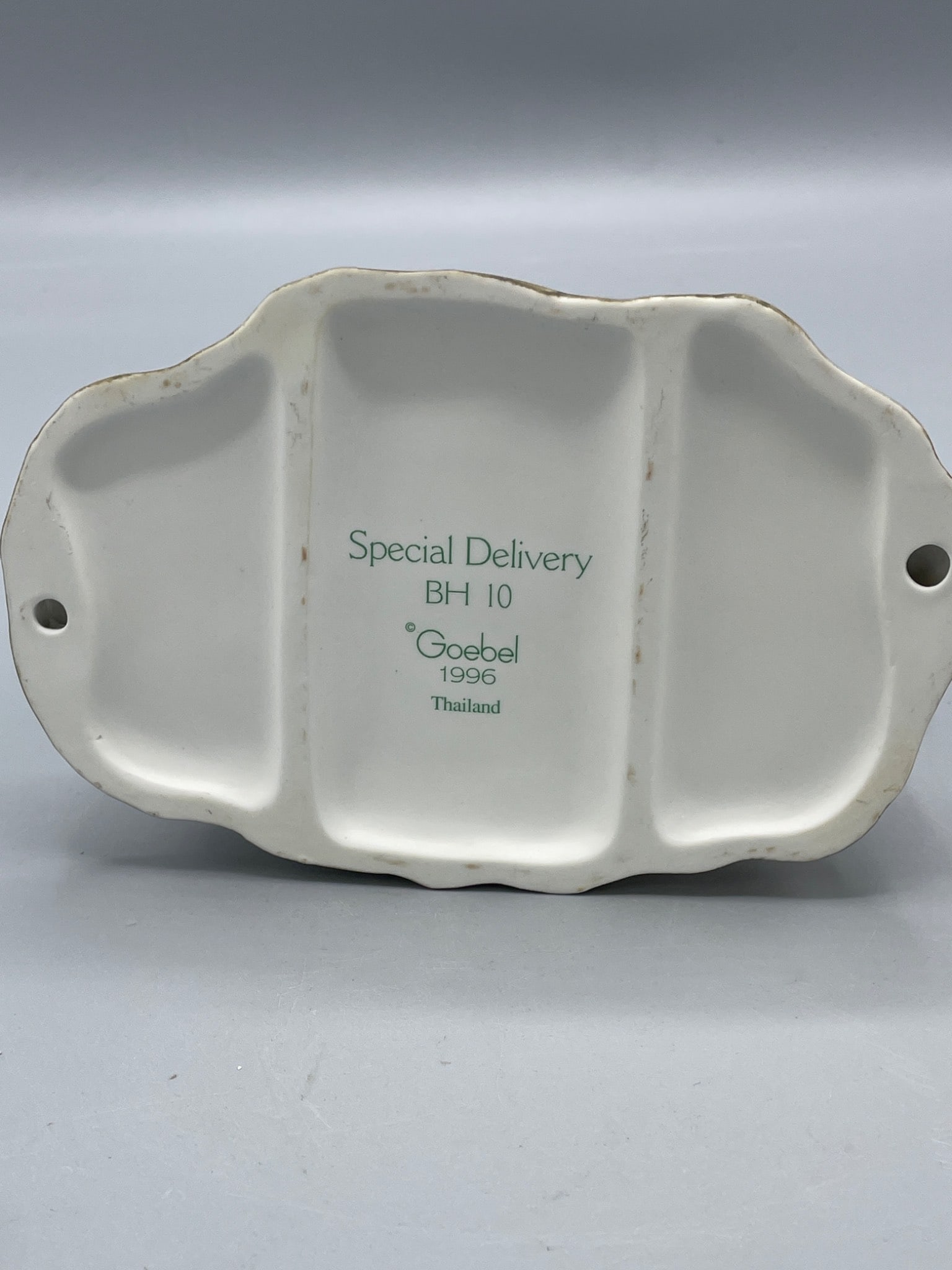 Special Delivery BH 10 Figurine by Goebel, 1996 - 5