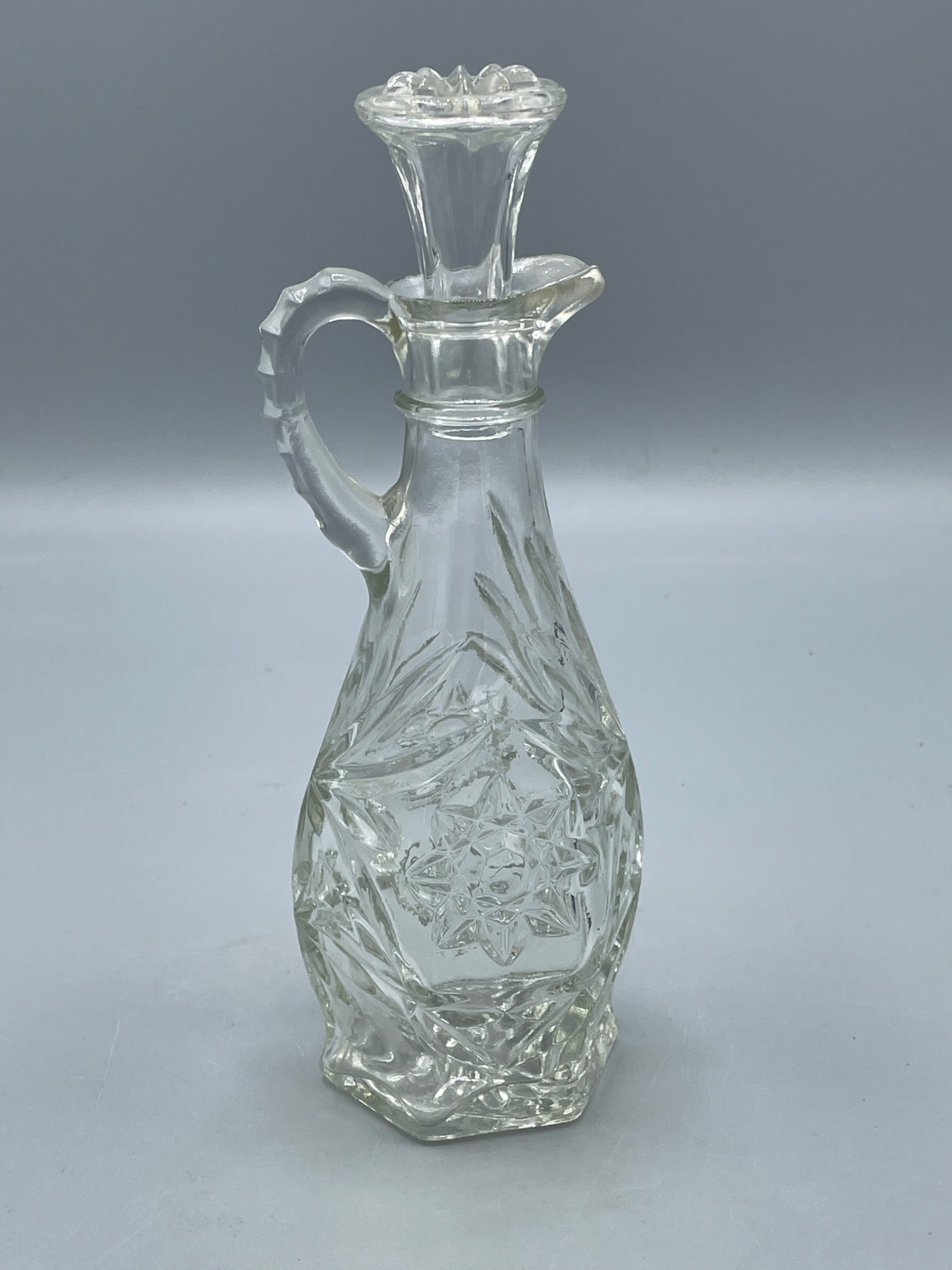 Glass Decanter with Stopper, Starburst Design, Hexagonal Base - 2