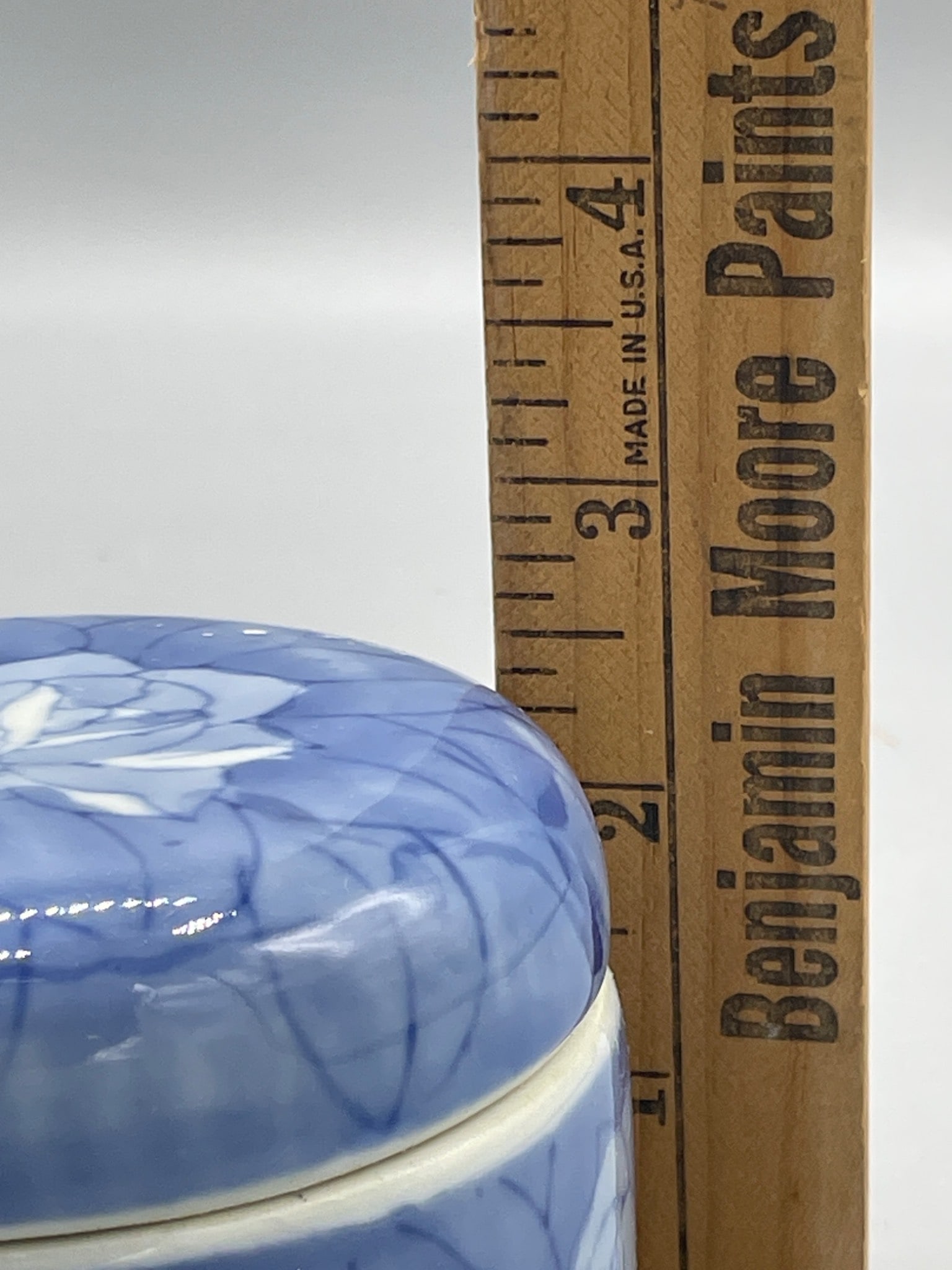 Blue And White Ceramic Lidded Jar with Floral Motif - 5