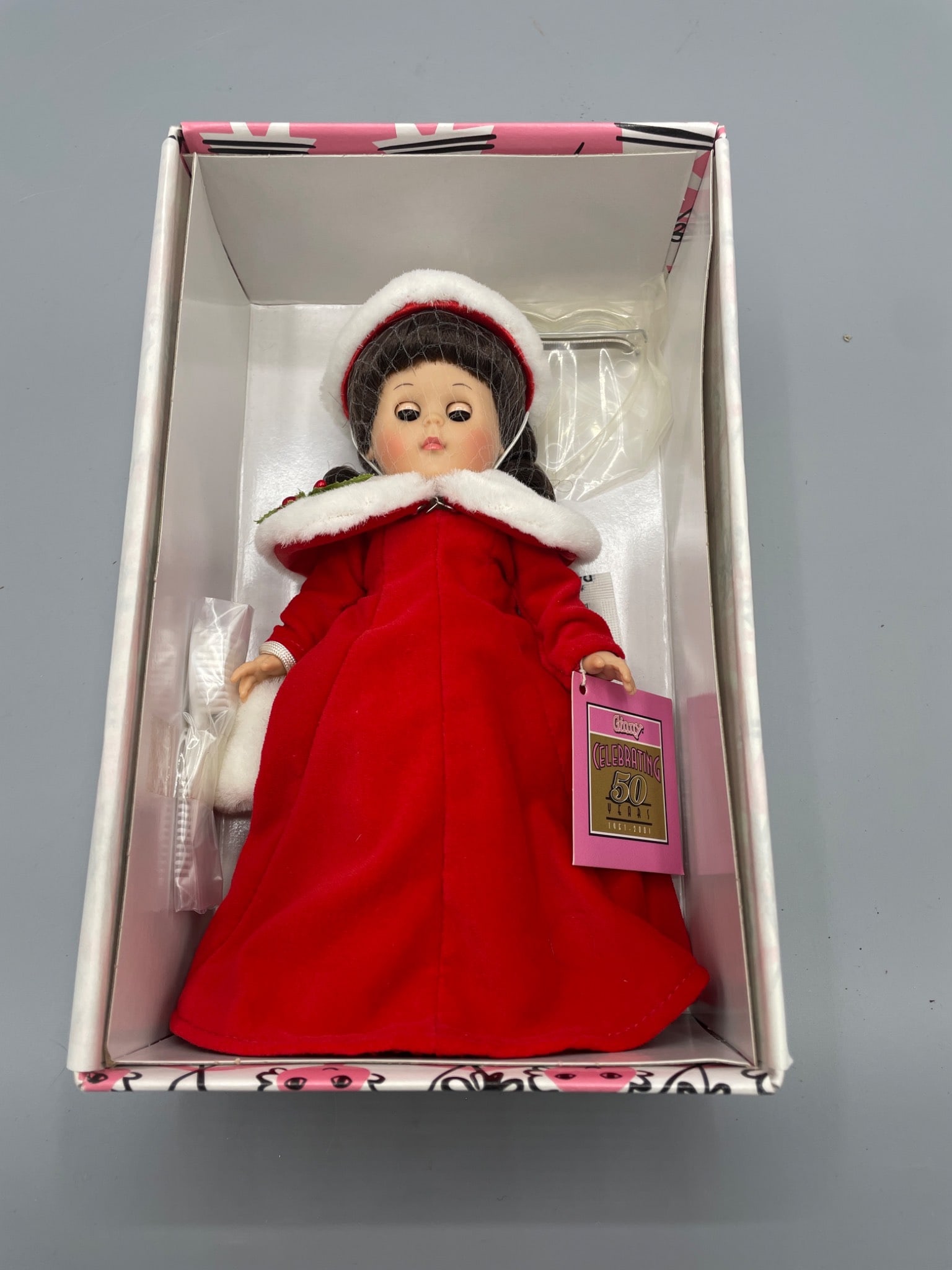 Ginny 2001 Holiday Edition Doll by The Vogue Doll Company, Model #7075 - 4