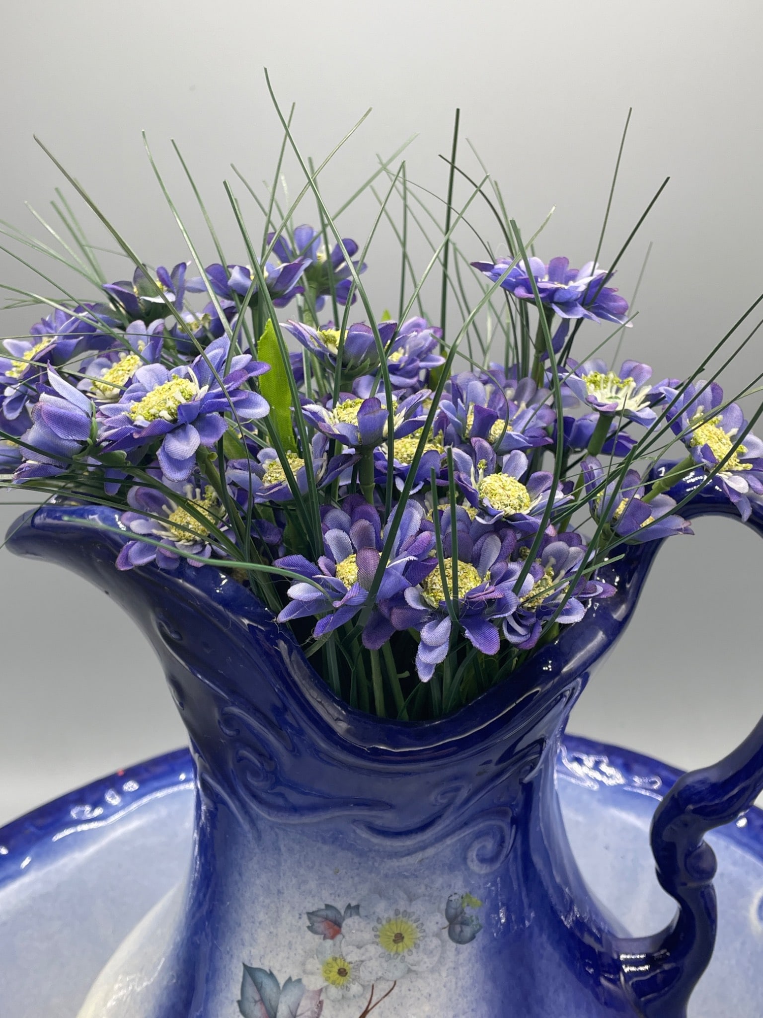 Blue and White Ceramic Pitcher With Basin Featuring Floral Design - 2