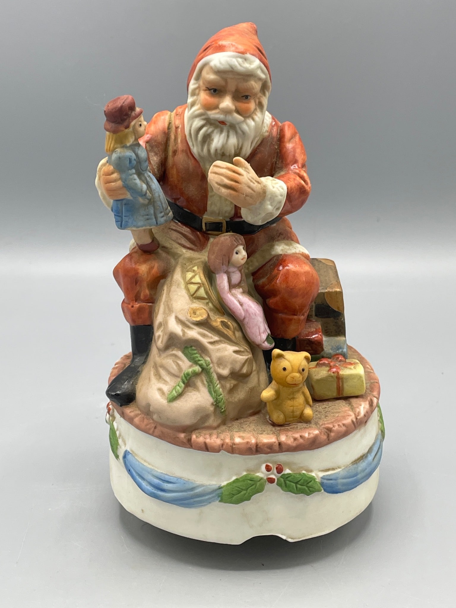 Santa Claus Music Box Figurine by Price Products, Made in Taiwan (1 of 7)